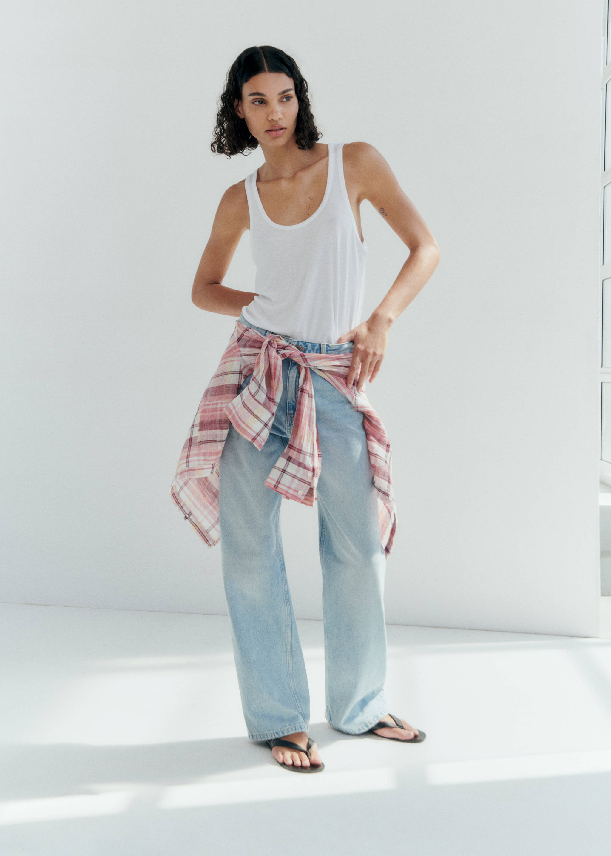 Miami medium-rise straight-fit jeans - Details of the article 7