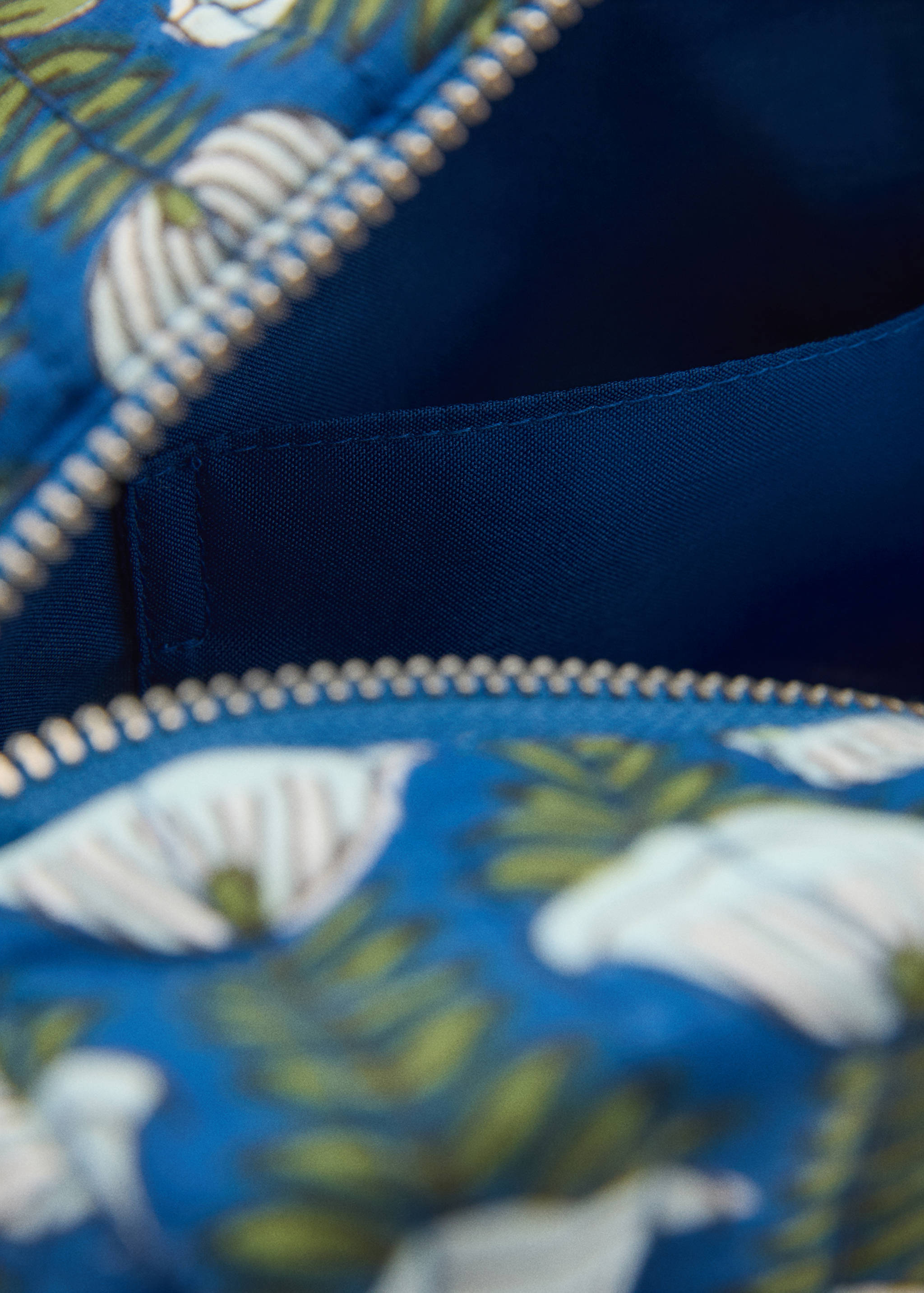 Quilted cosmetic bag - Details of the article 1