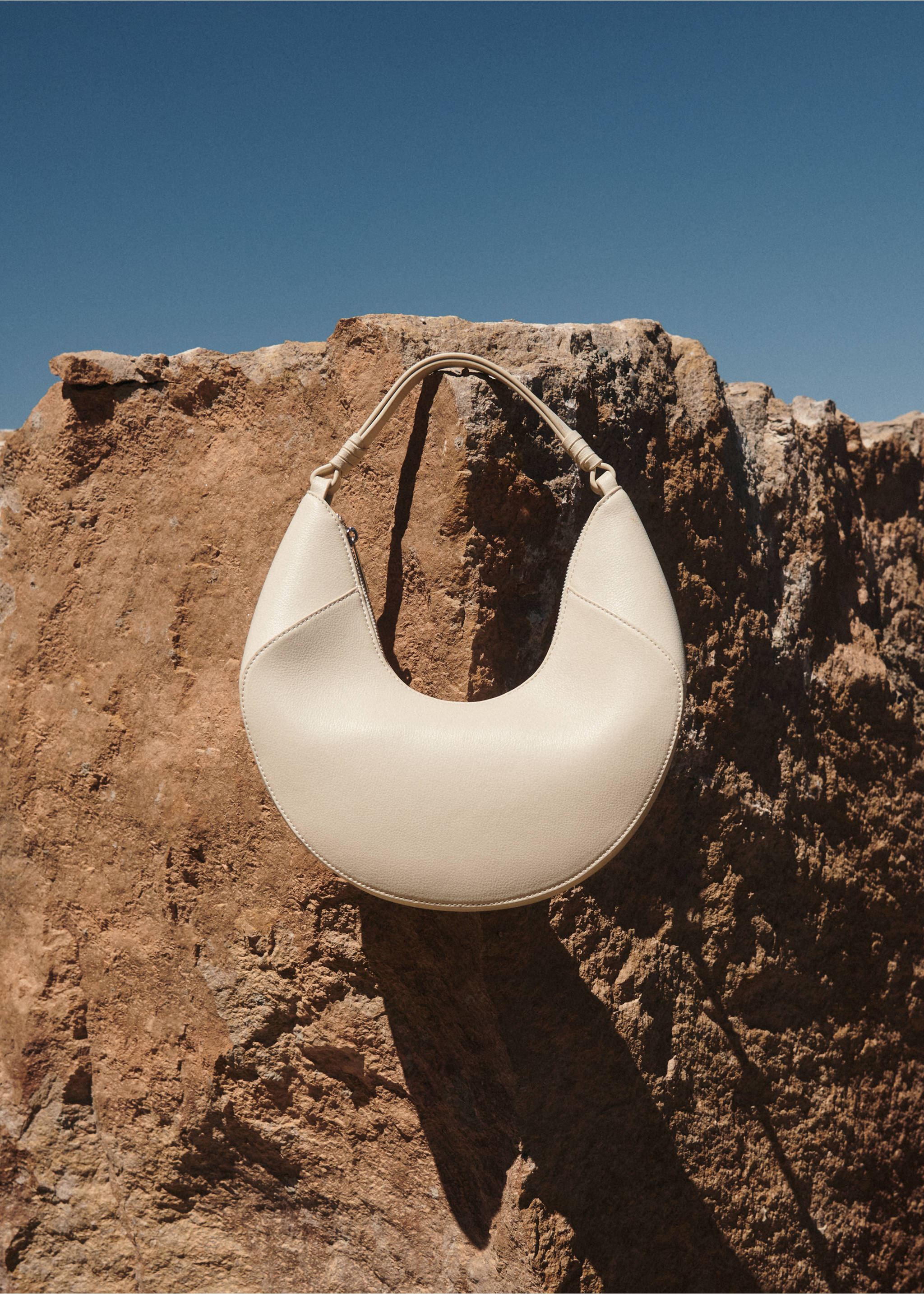 Faux-leather shoulder bag - Details of the article 9, Off White. Ref: 77000374-00.