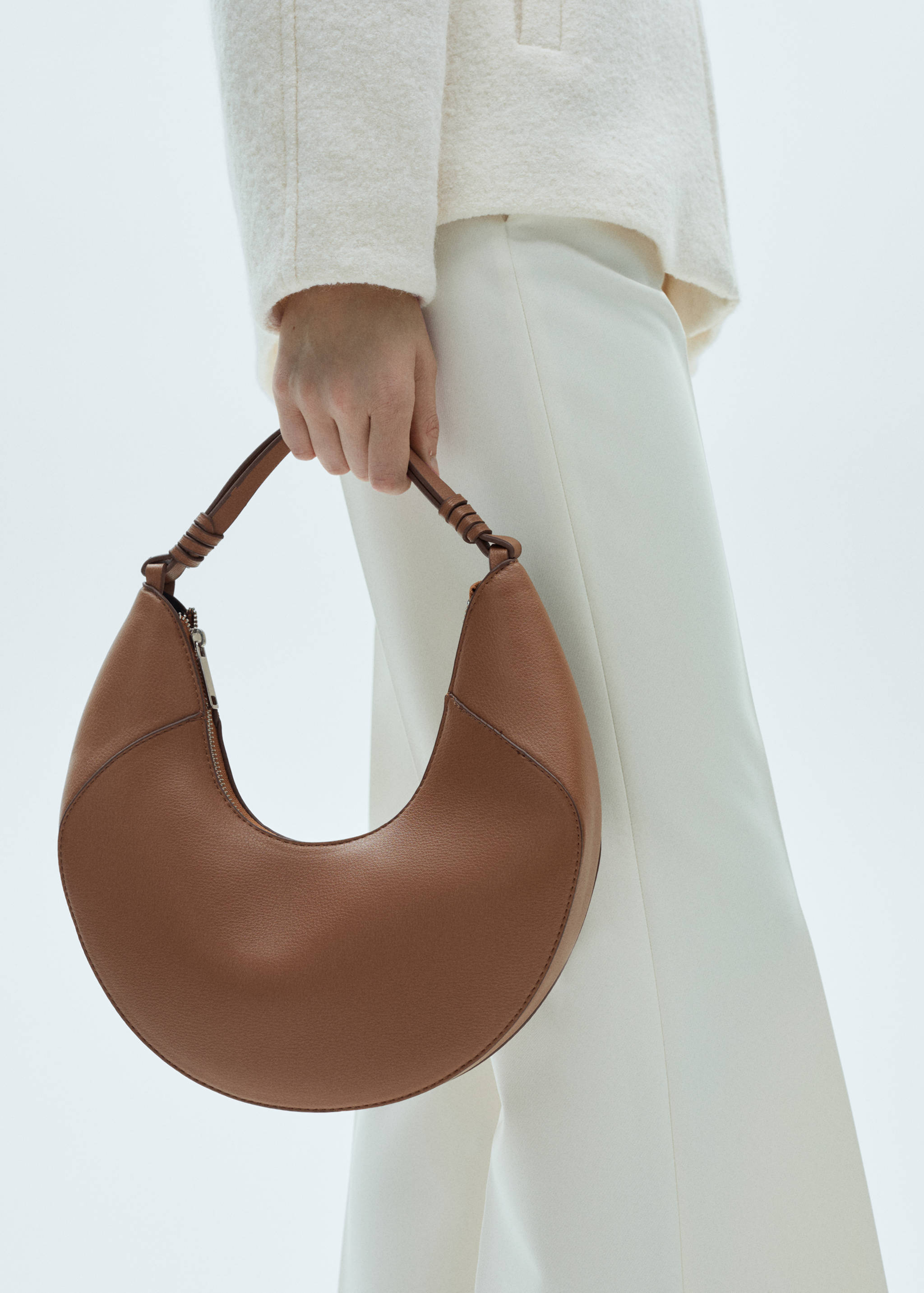 Faux-leather shoulder bag - Details of the article 9