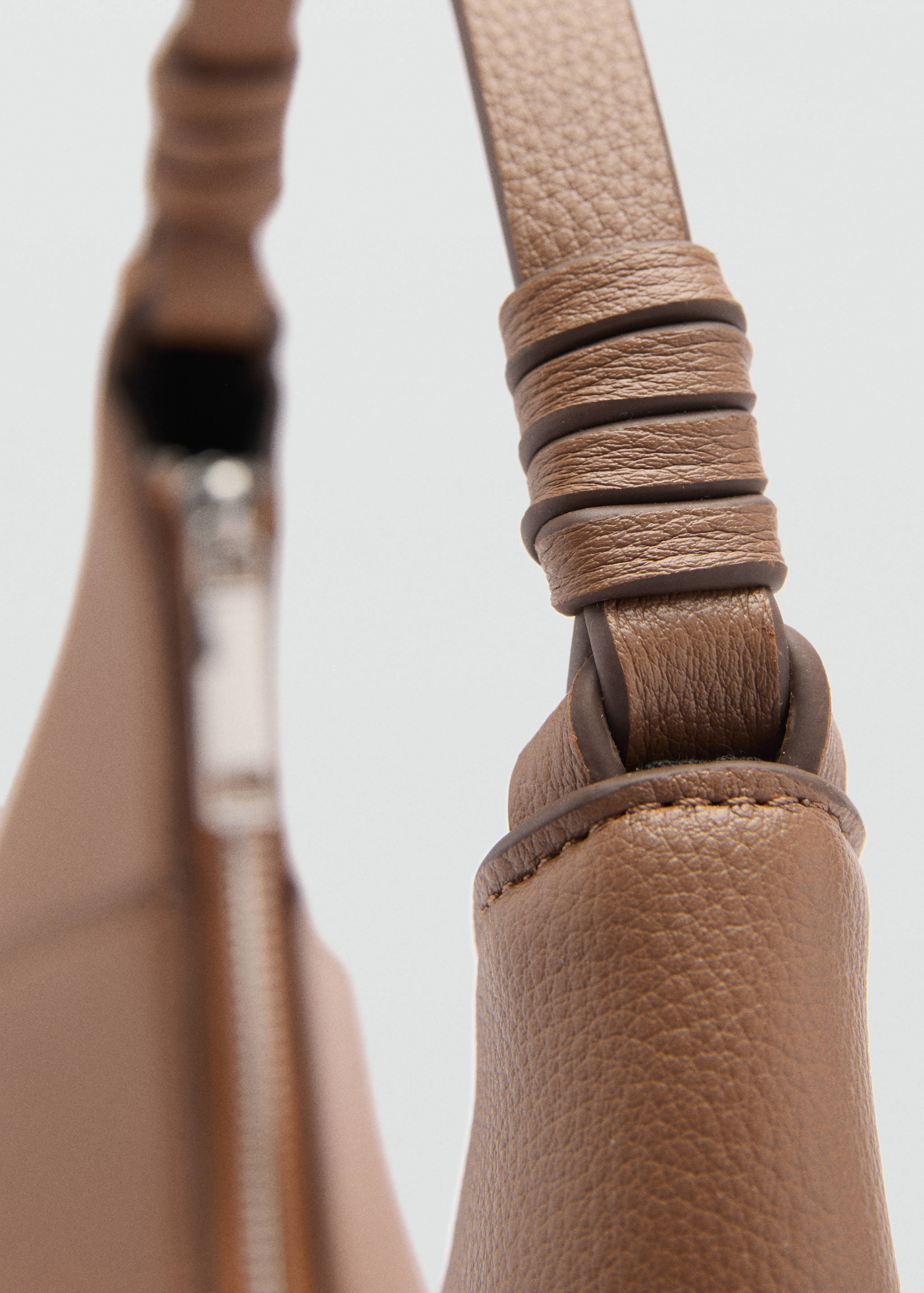 Faux-leather shoulder bag - Details of the article 3