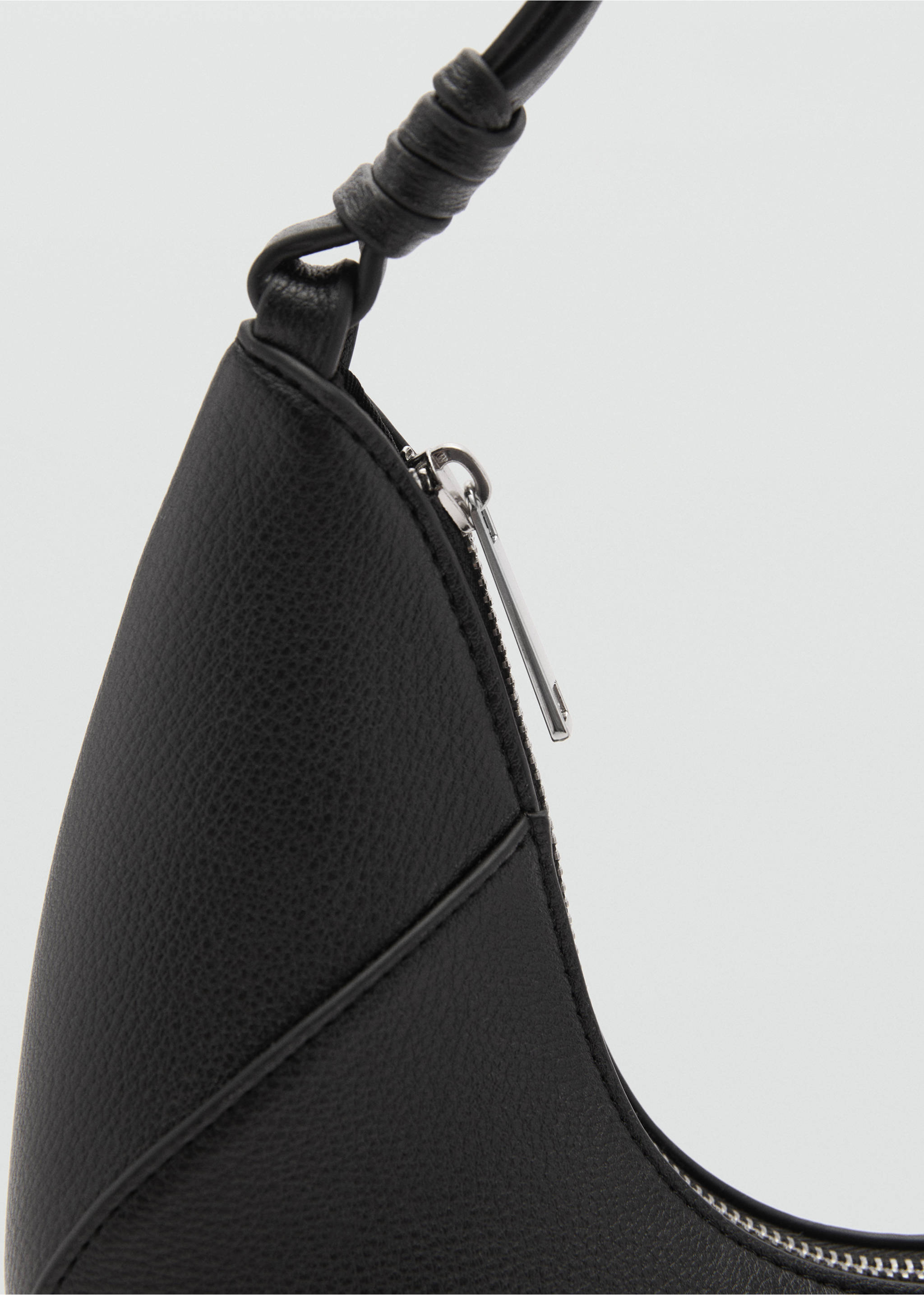 Faux-leather shoulder bag - Details of the article 2, Black. Ref: 77000374-00.