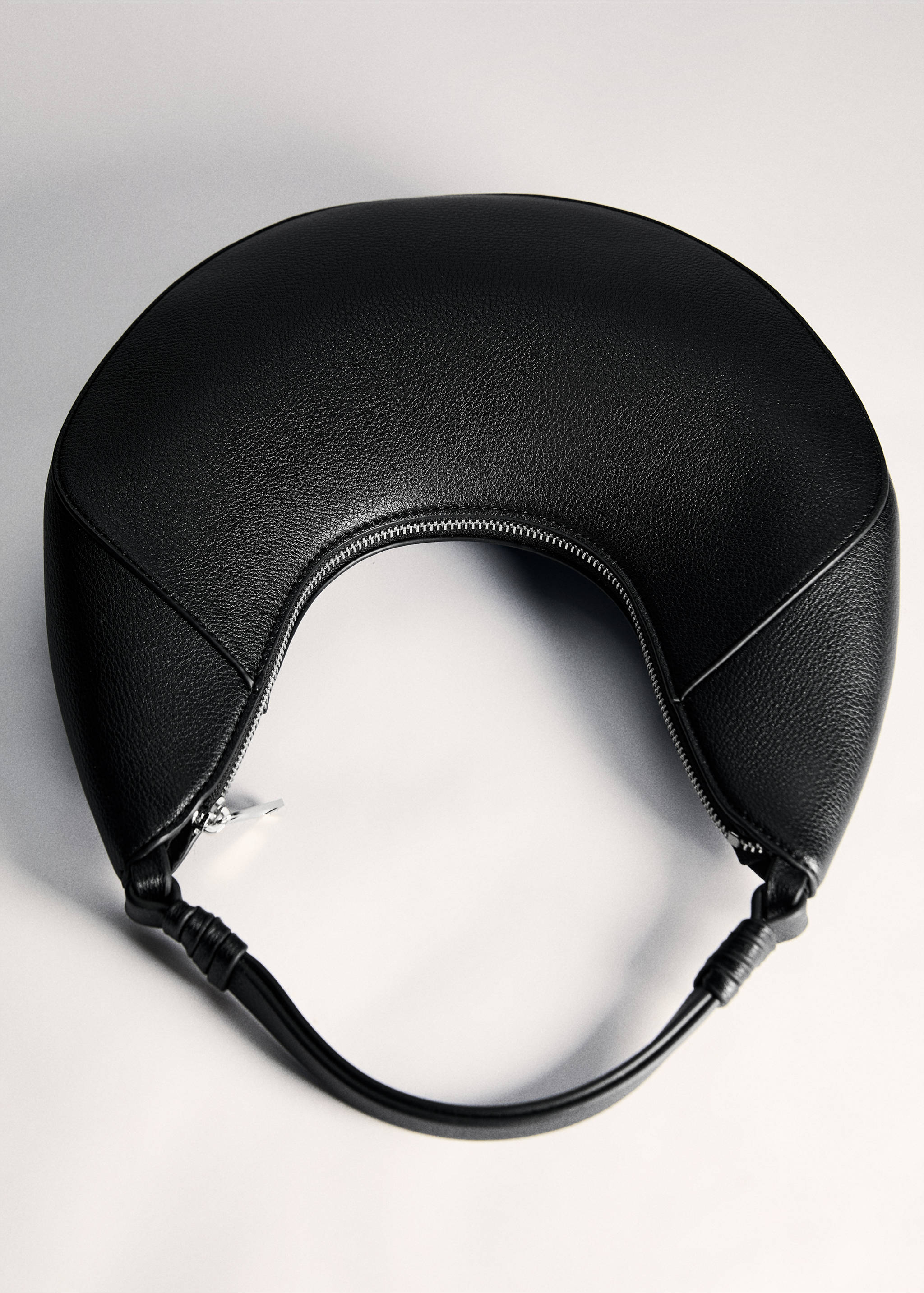 Faux-leather shoulder bag - Details of the article 5, Black. Ref: 77000374-00.