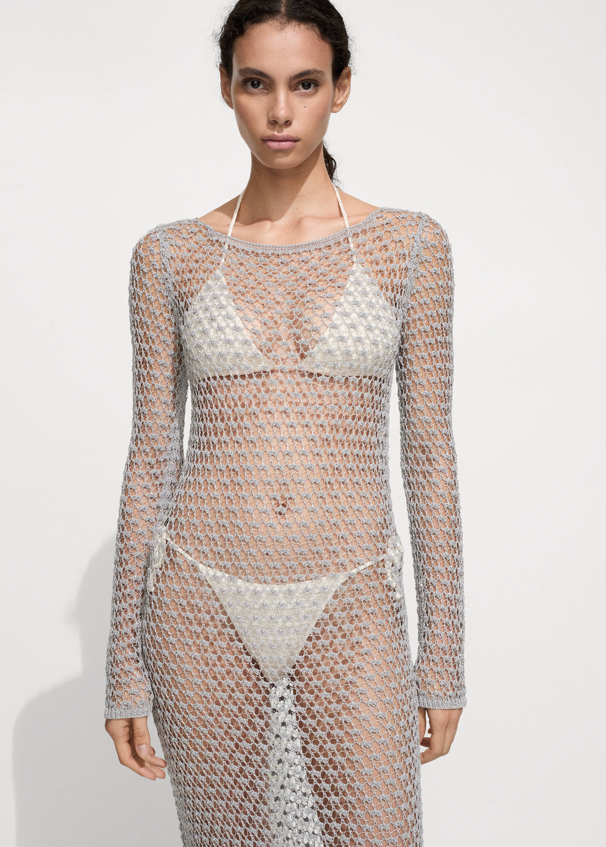 Rochie croșetată din lurex - Plan mediu