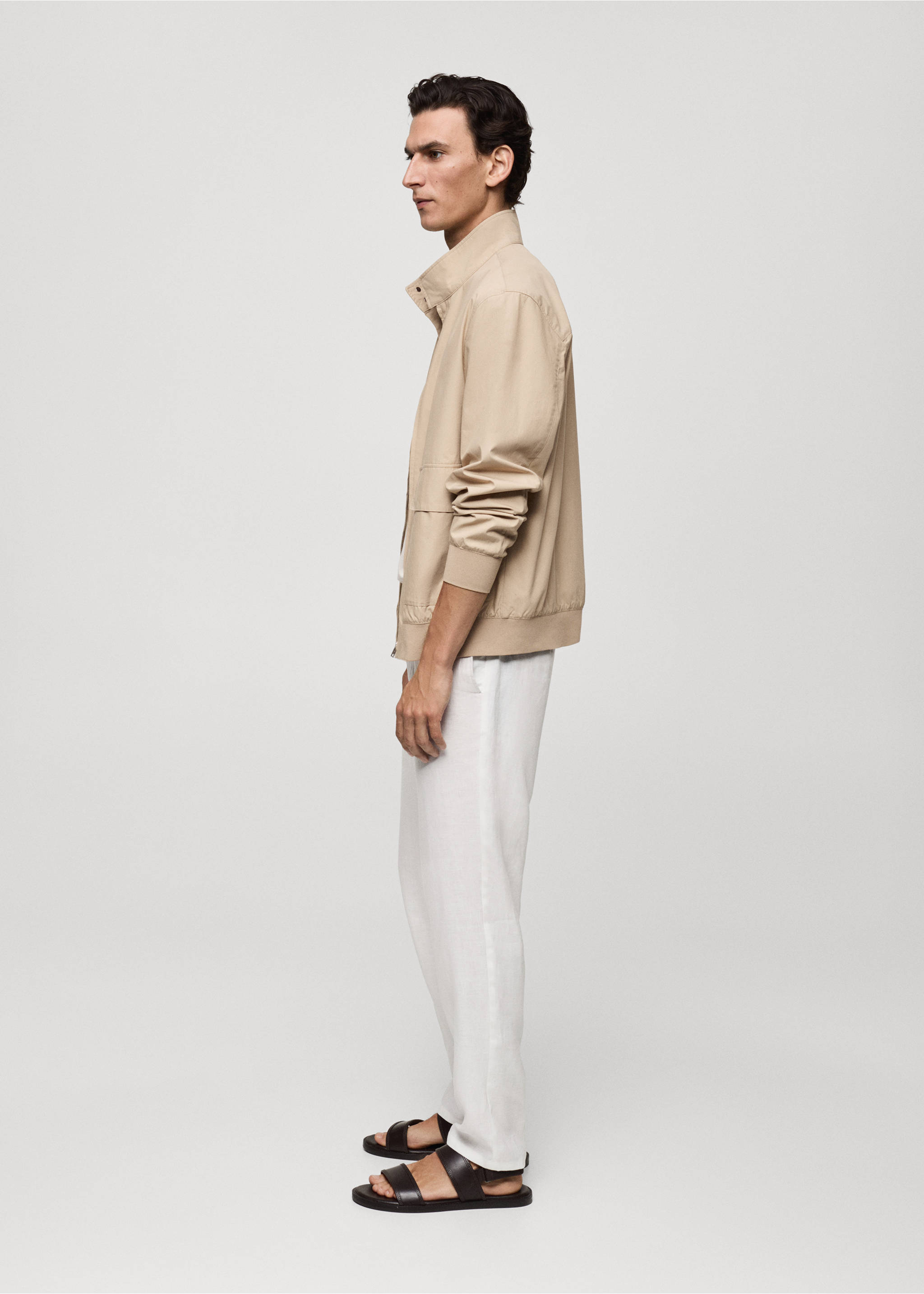 100% cotton jacket with pockets - Details of the article 2, Beige. Ref: 77000569-00.