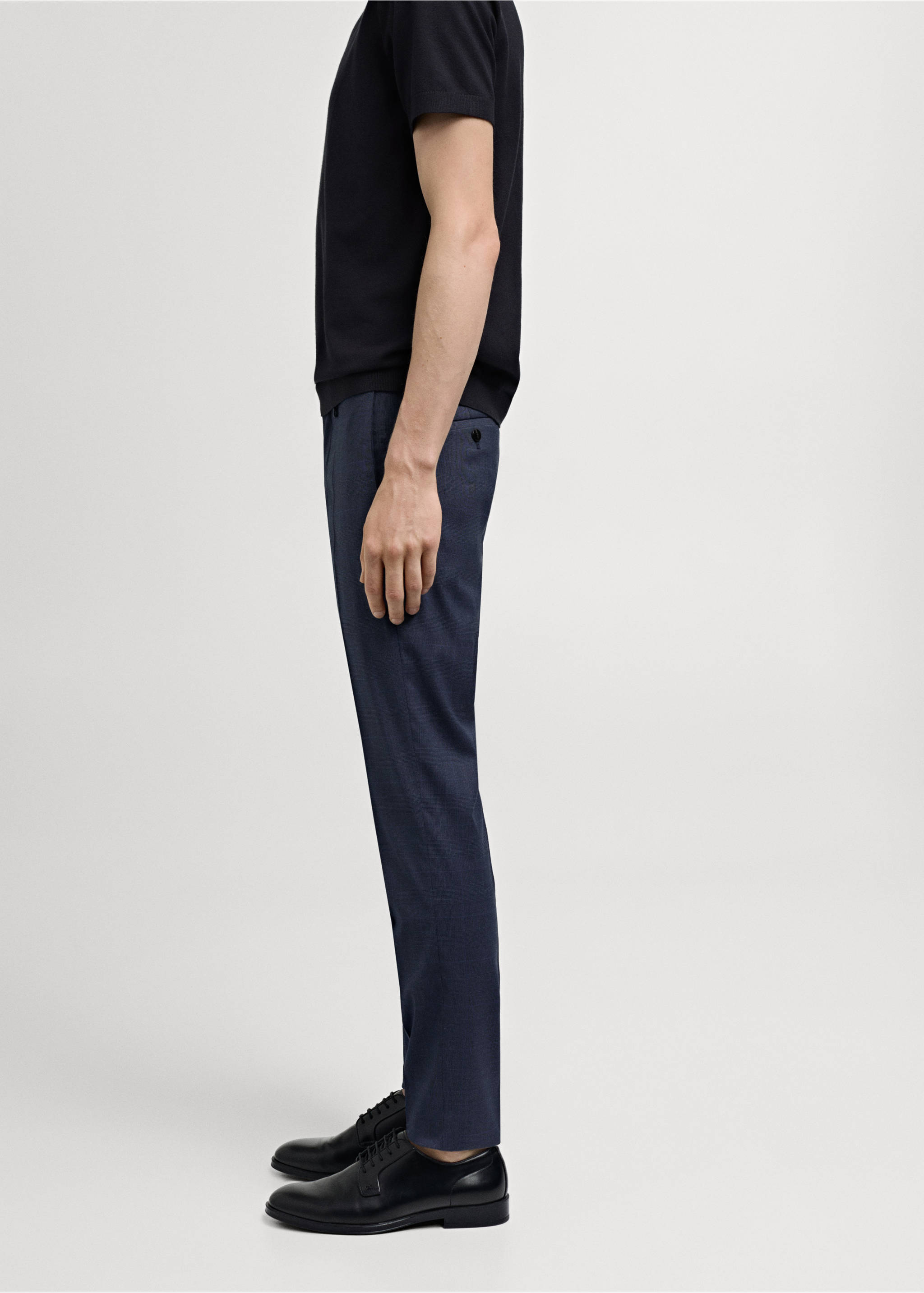 Super Slim Fit-Anzughose aus Stretchstoff - Detail des Artikels 2, Indigoblau. Ref: 77000582-00.