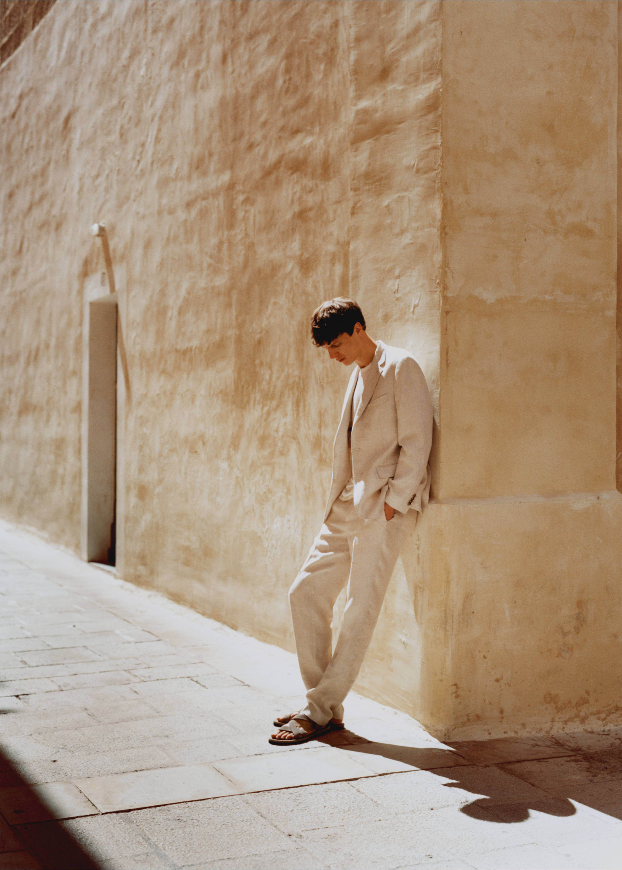 Slim-fit pantalon 100% linnen - Detail van het artikel 5, Open beige. Ref: 77000589-00.