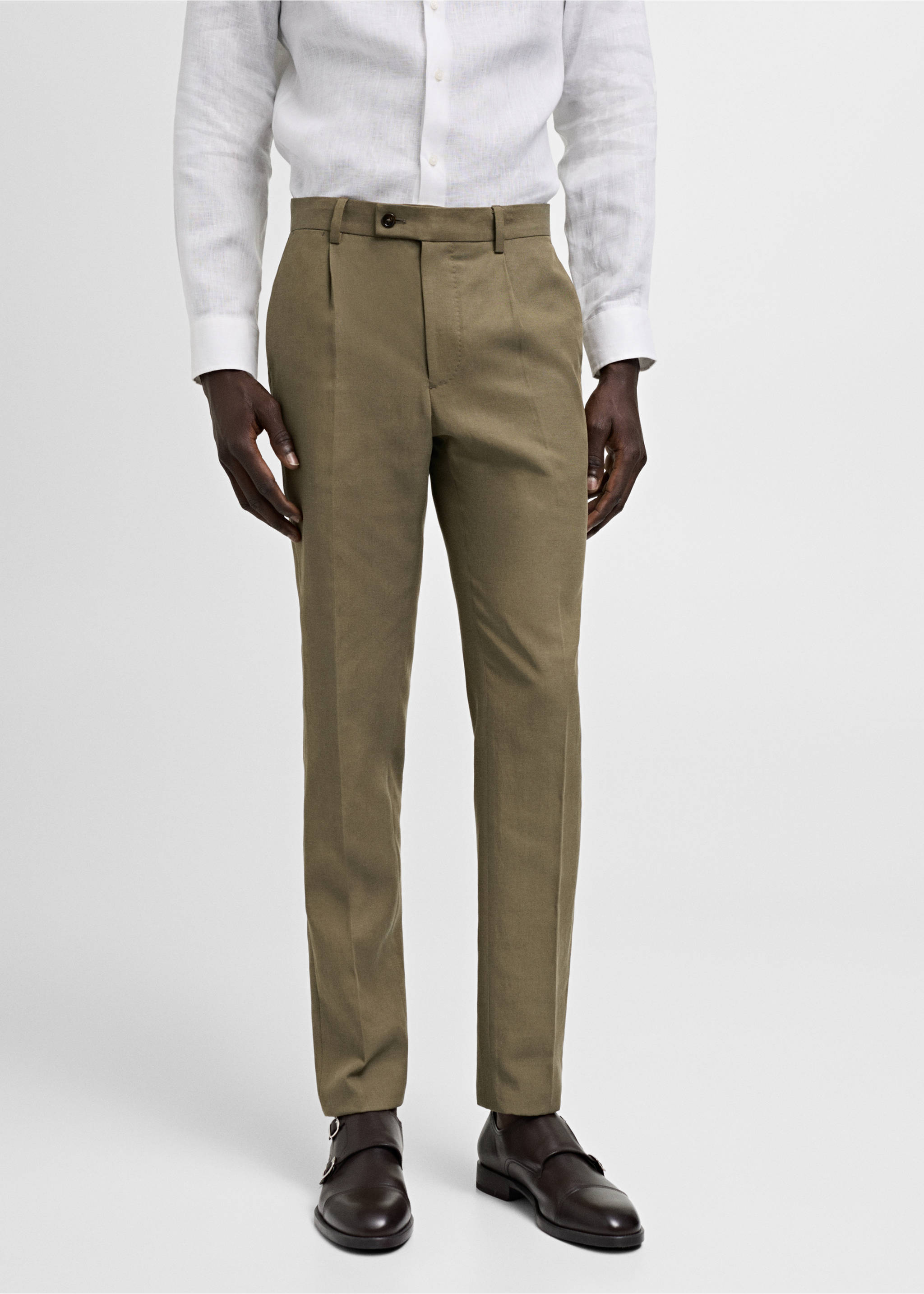 Tencel™ Slim-Fit-Anzughose mit Abnähern - Mittlere Ansicht, Khaki. Ref: 77000590-00.