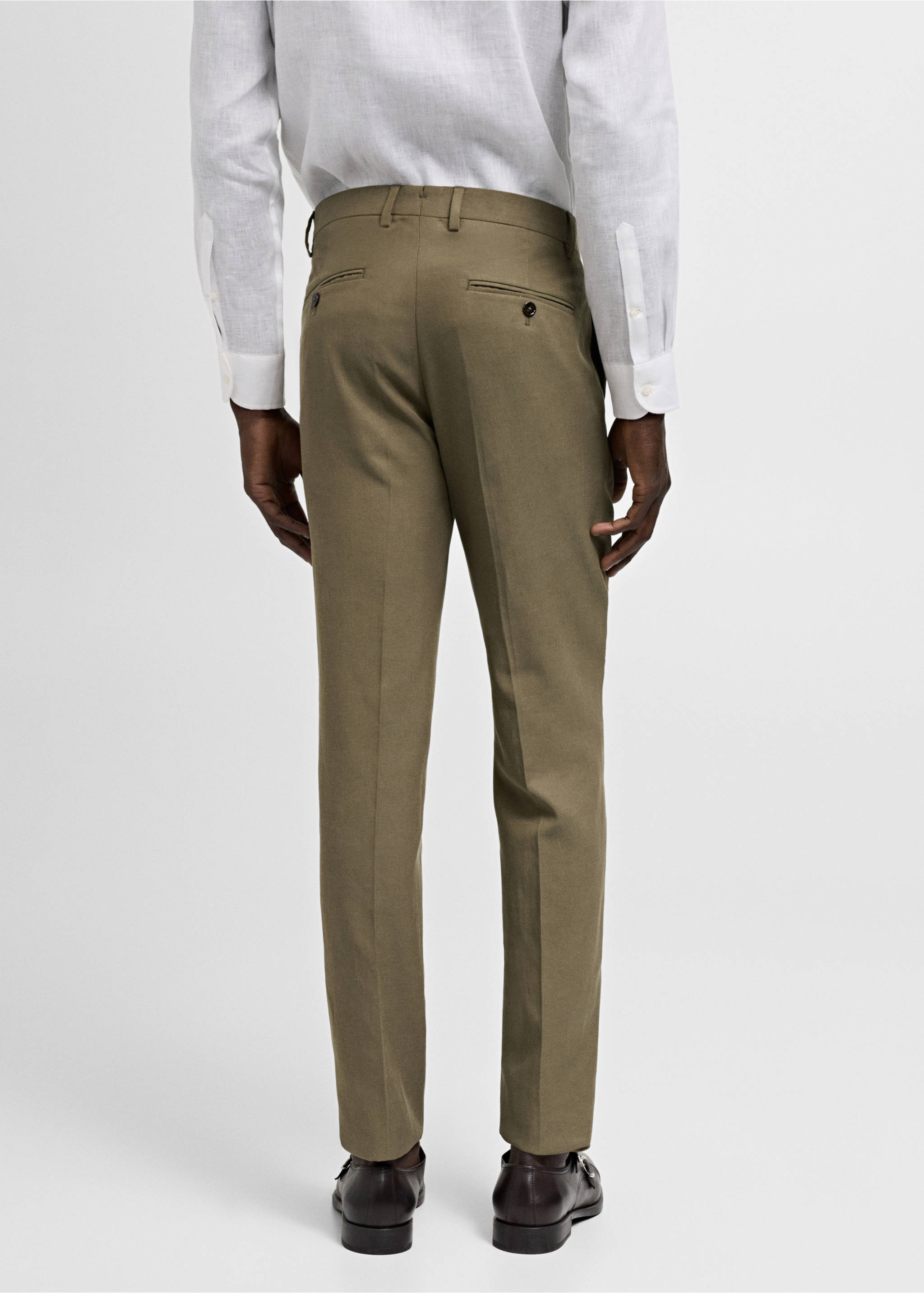 Tencel™ Slim-Fit-Anzughose mit Abnähern - Rückseite des Artikels, Khaki. Ref: 77000590-00.
