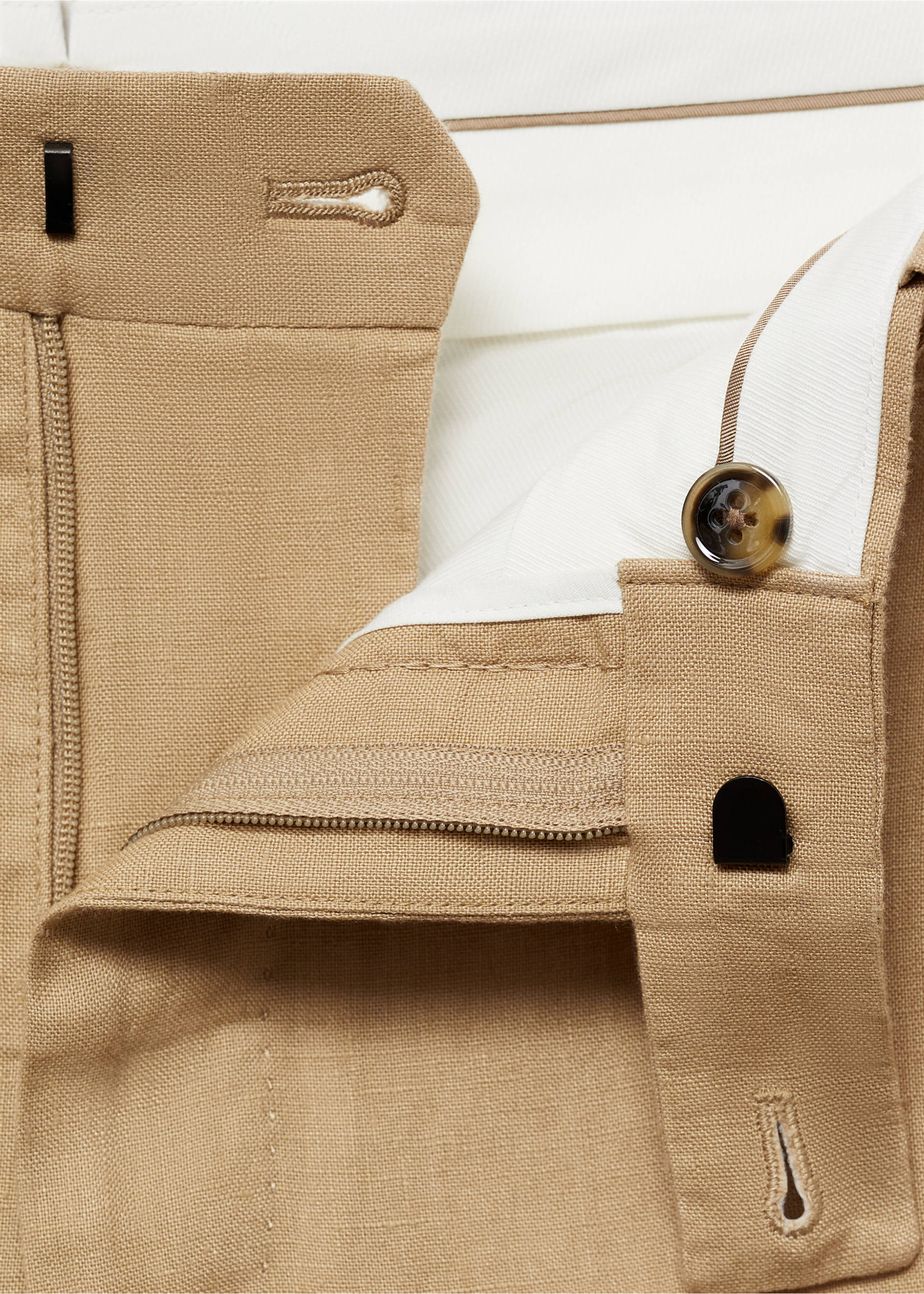 Slim-Fit-Anzughose aus 100 % Leinen - Detail des Artikels 8, Mittelbraun. Ref: 77000591-00.