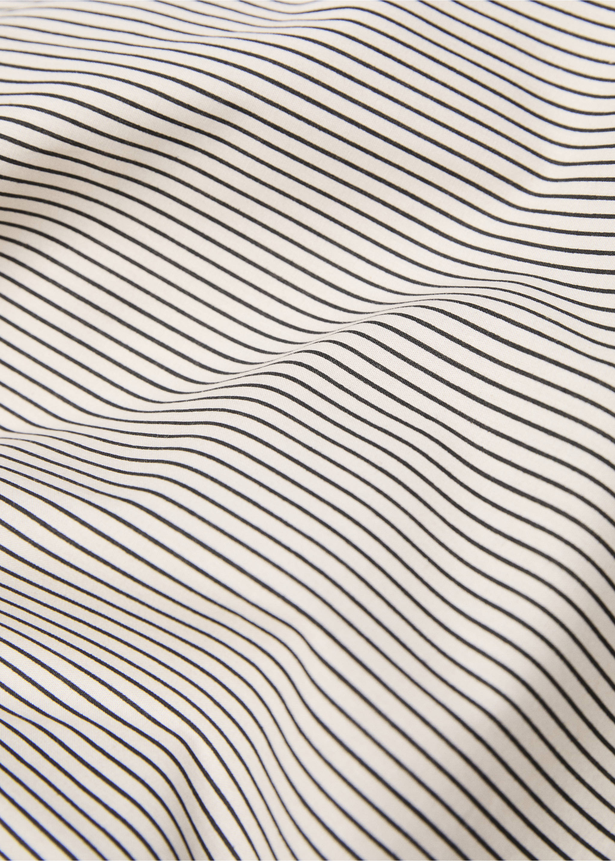 Multi-striped two-tone design duvet cover for king bed - Details of the article 2, Beige. Ref: 77000600-00.