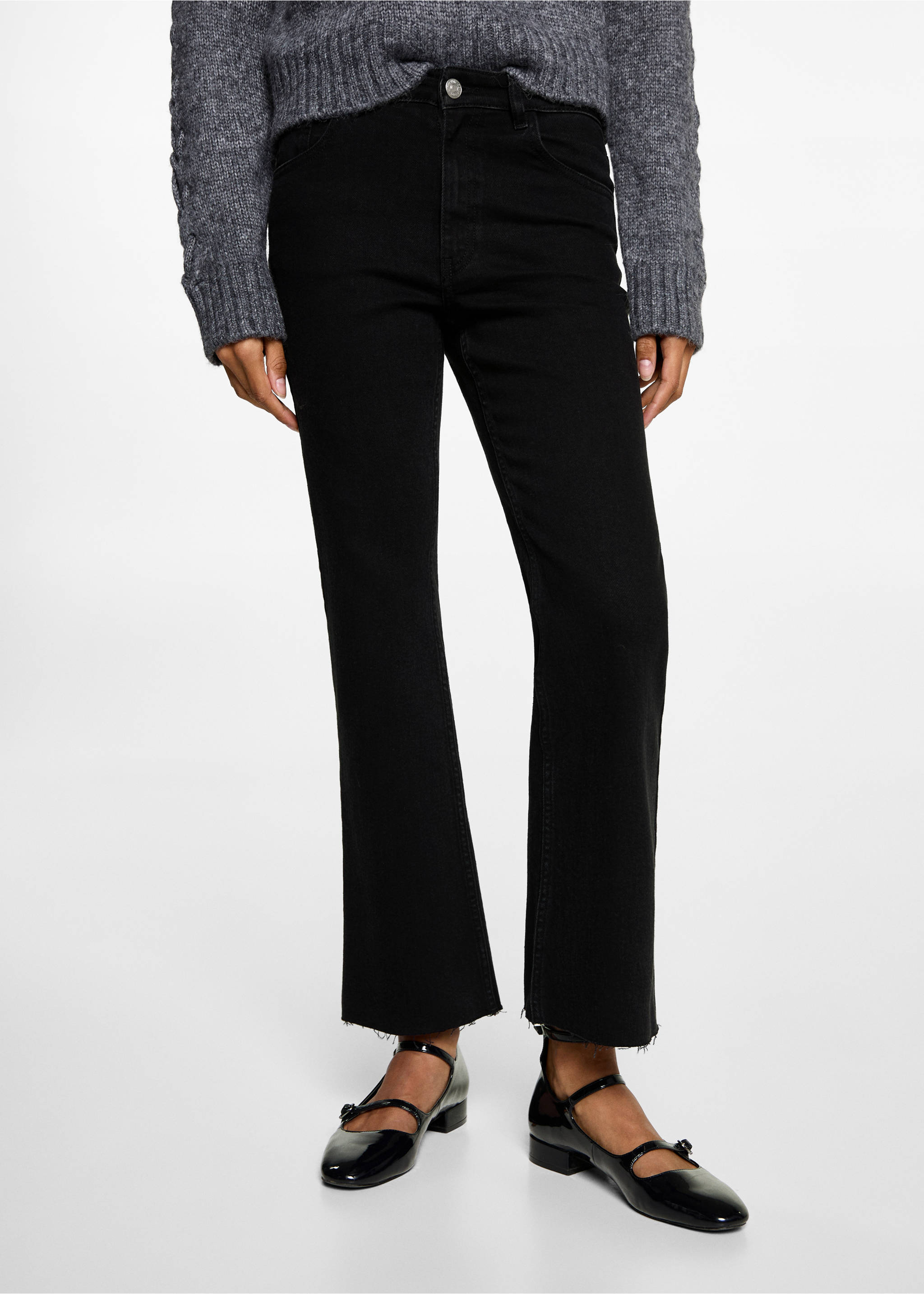 Jean flare crop - Détail de l'article 6, Noir. Ref: 77000618-00.