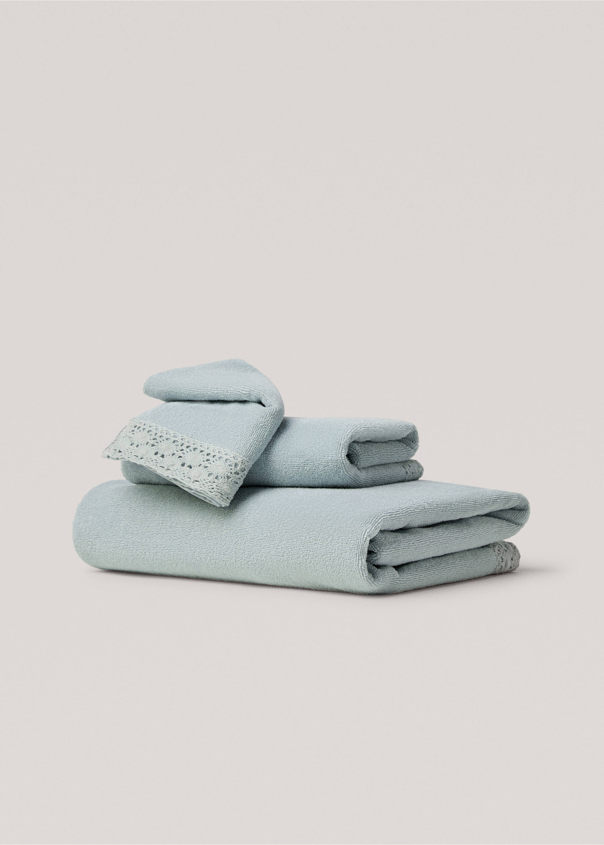 Bath towel with crochet detail 90x150cm - Article without model, Sky Blue. Ref: 77000653-00.
