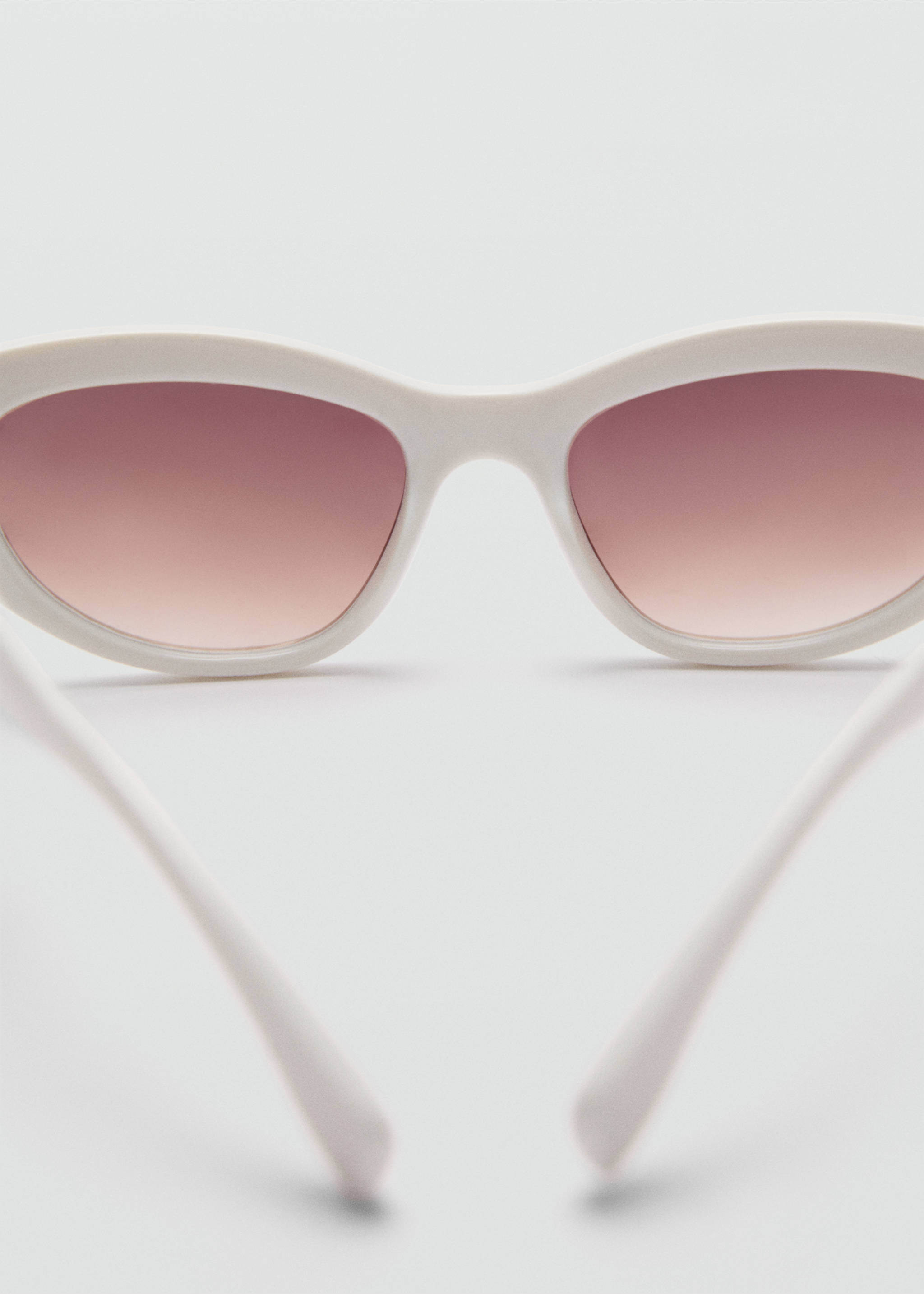 Resin frame sunglasses - Details of the article 1, White. Ref: 77002546-00.