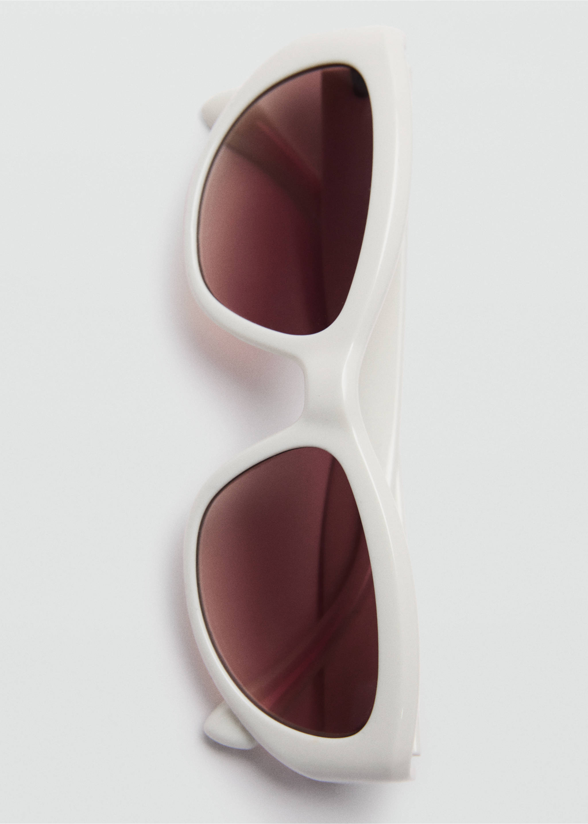 Resin frame sunglasses - Details of the article 2, White. Ref: 77002546-00.