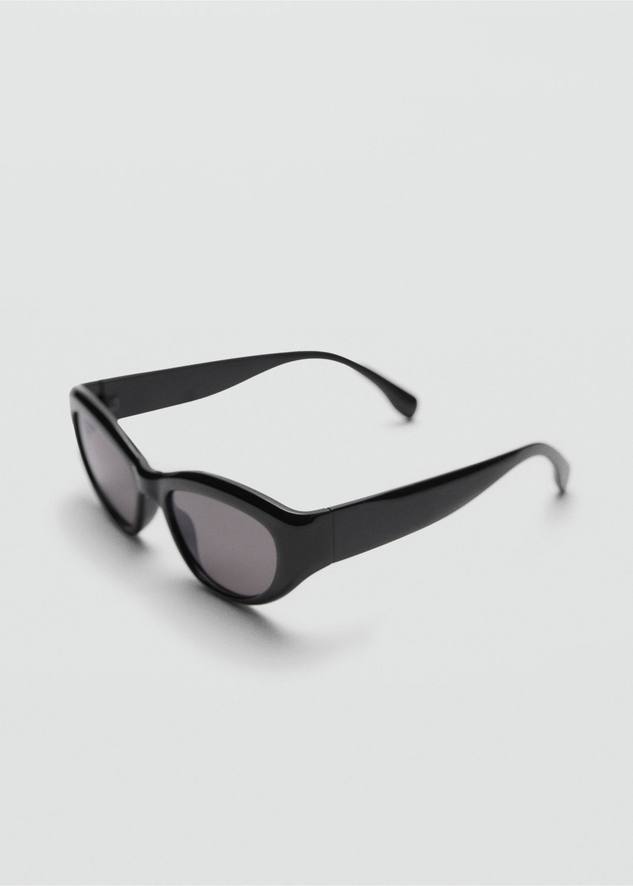 Lunettes de soleil monture plastique - Plan moyen, Noir. Ref: 77002546-00.