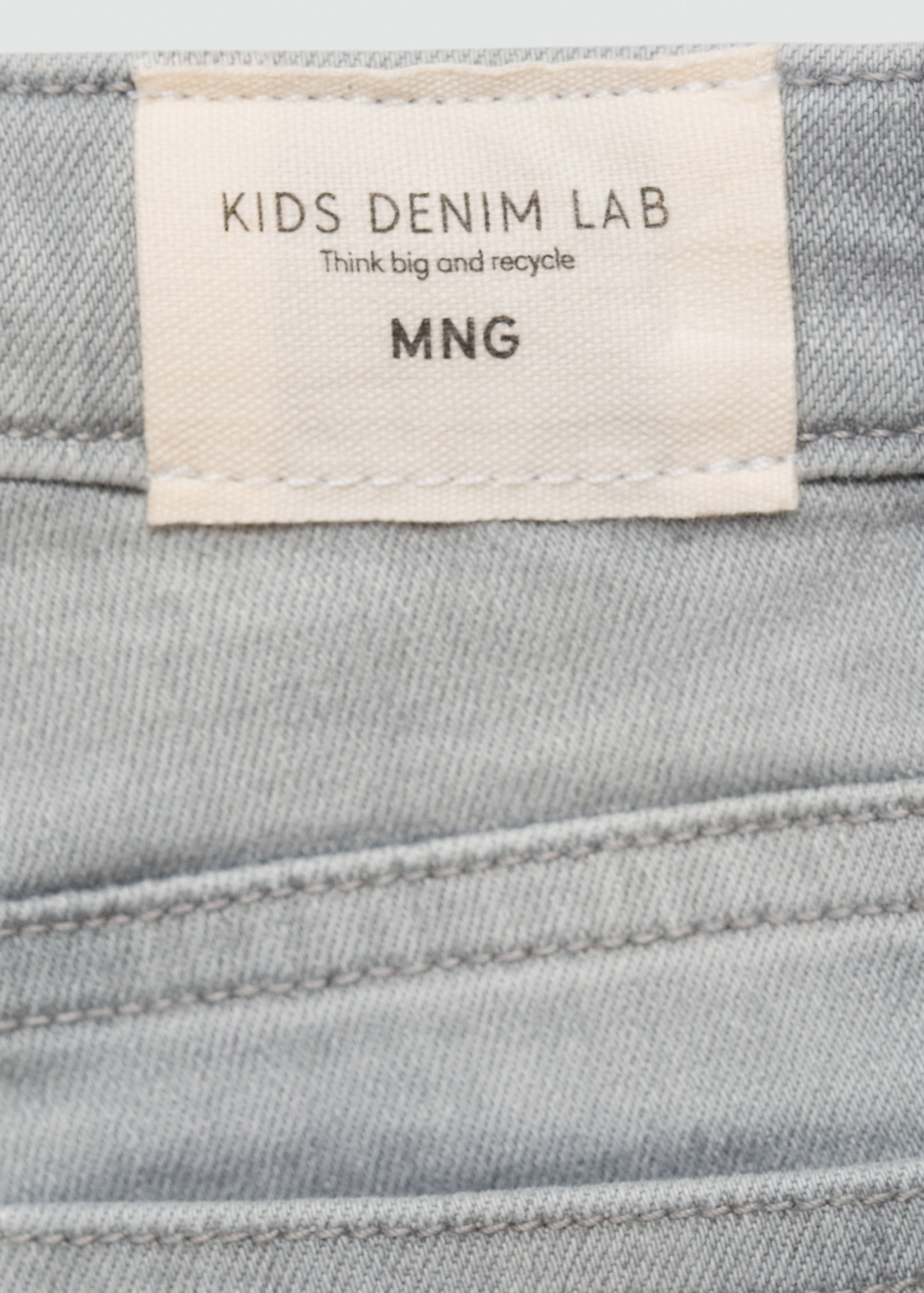 Flared finished jeans - Details of the article 0