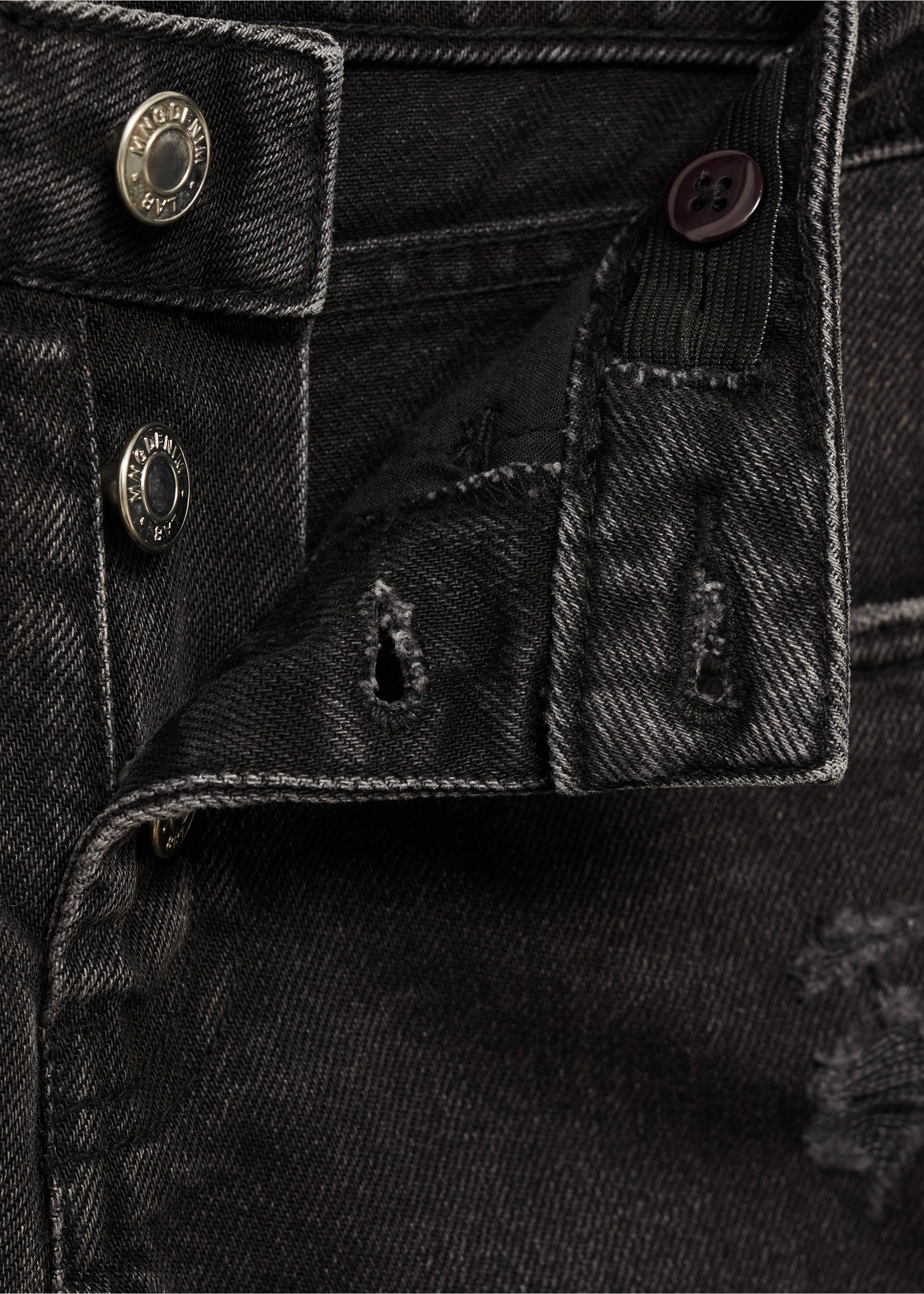 Jean mom-fit - Détail de l'article 0, Black denim. Ref: 77003275-00.