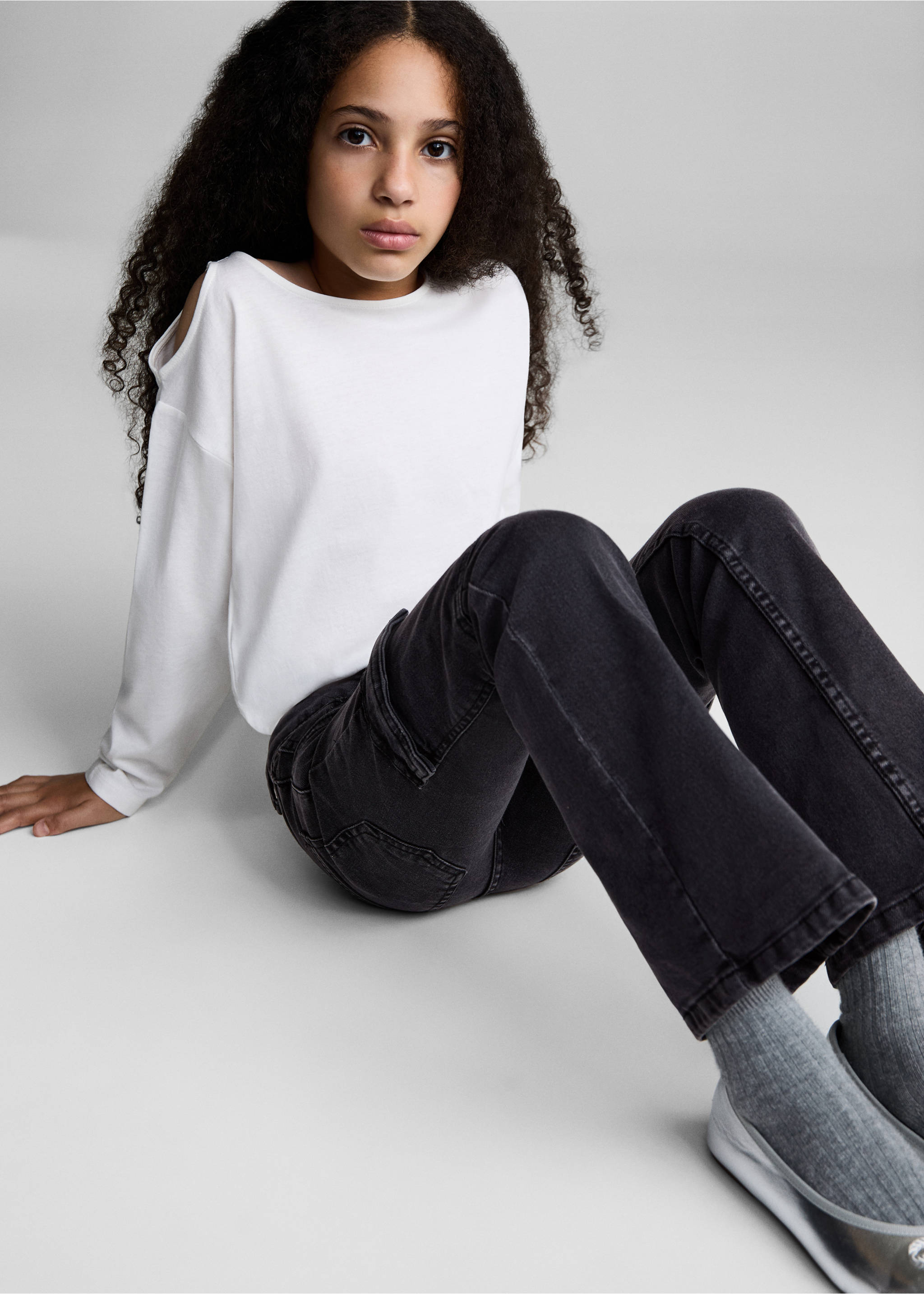 Cargo jeans - Details of the article 1, Charcoal. Ref: 77003278-00.