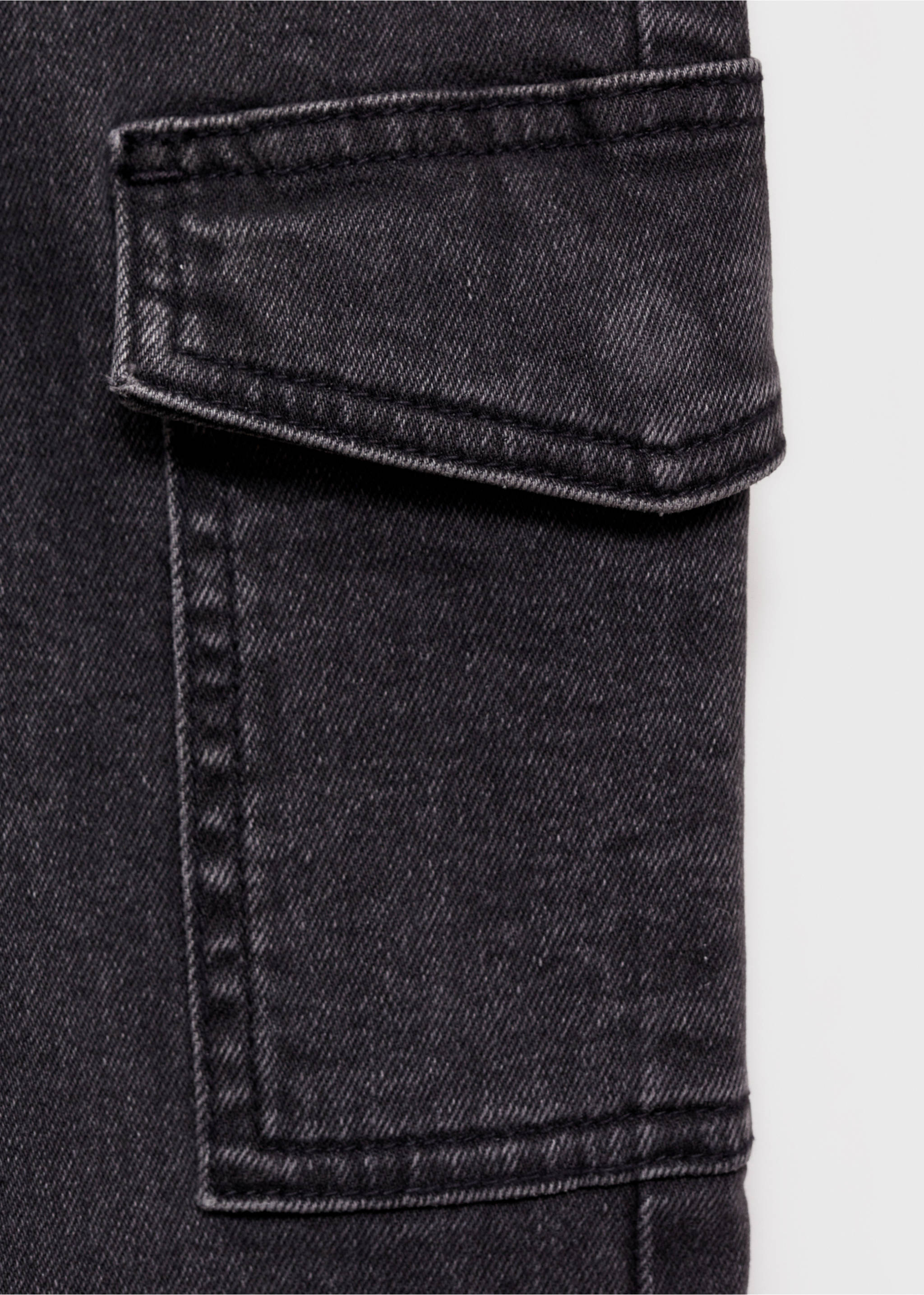 Cargo jeans - Details of the article 8, Charcoal. Ref: 77003278-00.