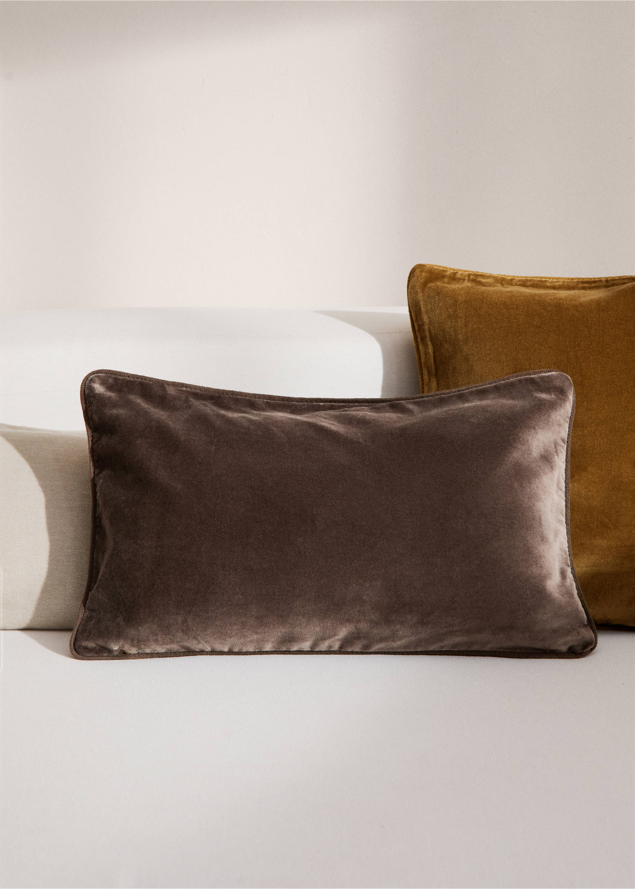 Housse de coussin velours 30x50 cm - Plan général, Marron. Ref: 77003288-00.