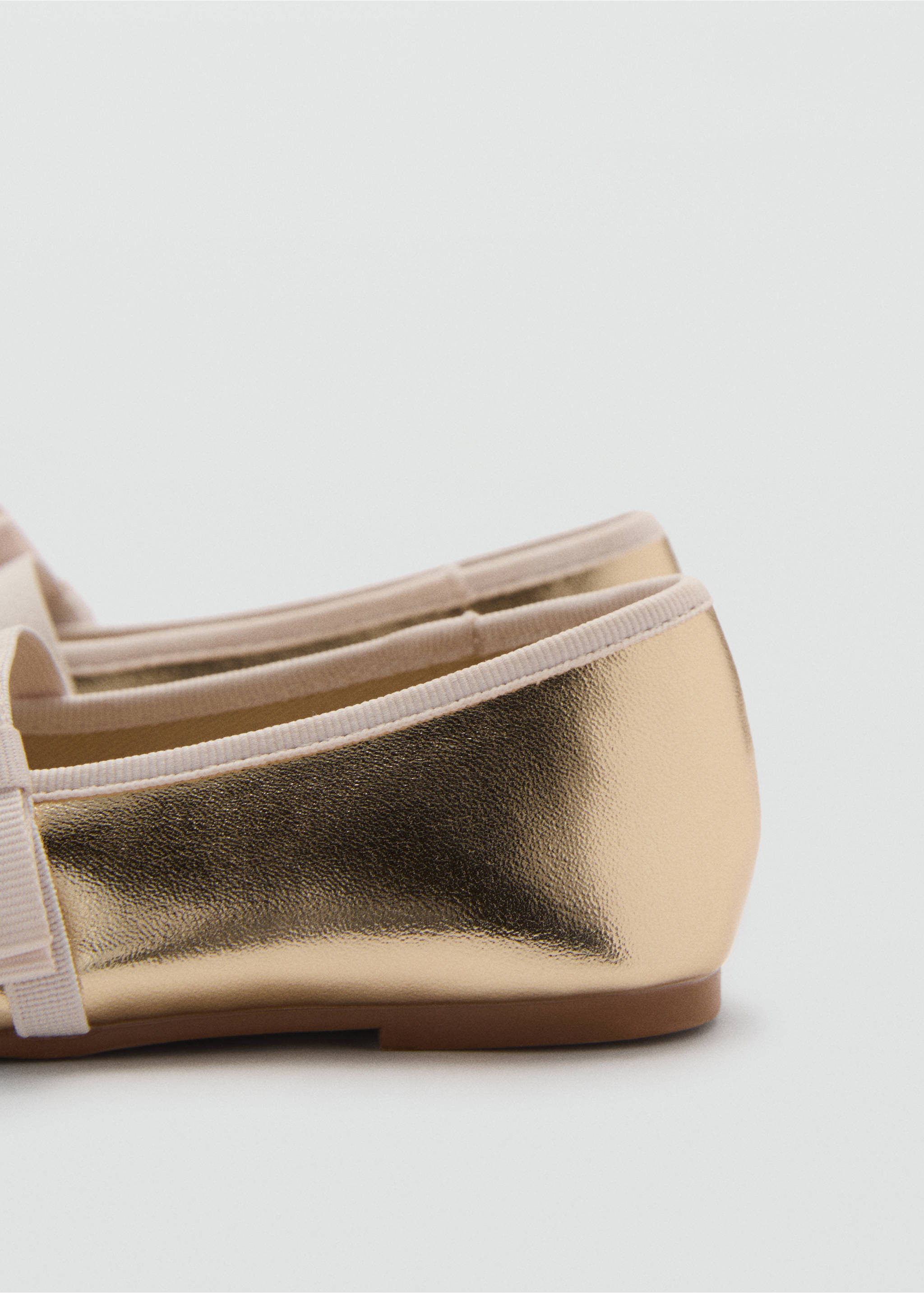 Metallic strip ballerinas - Details of the article 1, Gold. Ref: 77003290-00.