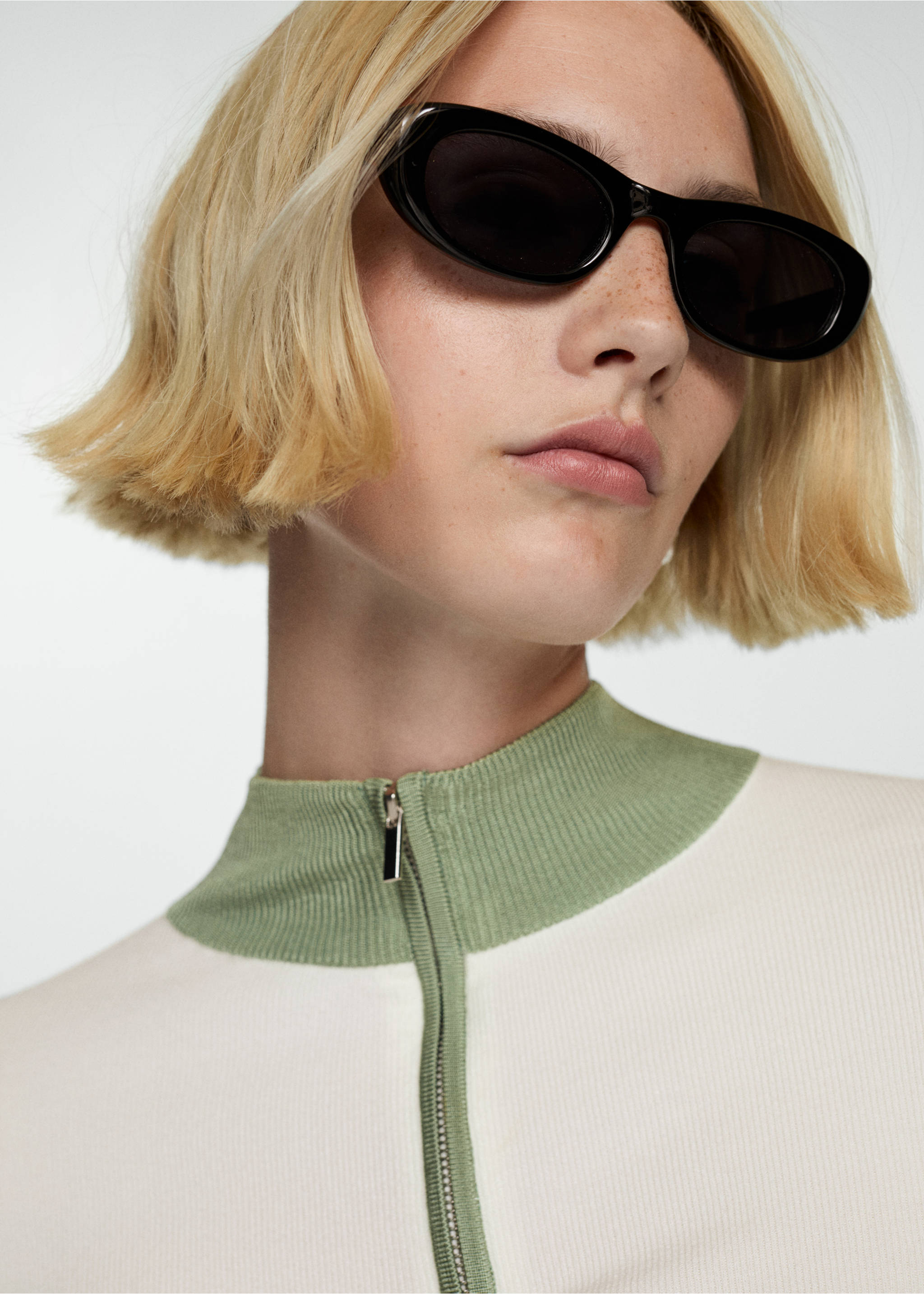 Zip neck jumper - Details of the article 1, Pastel Green. Ref: 77004016-00.