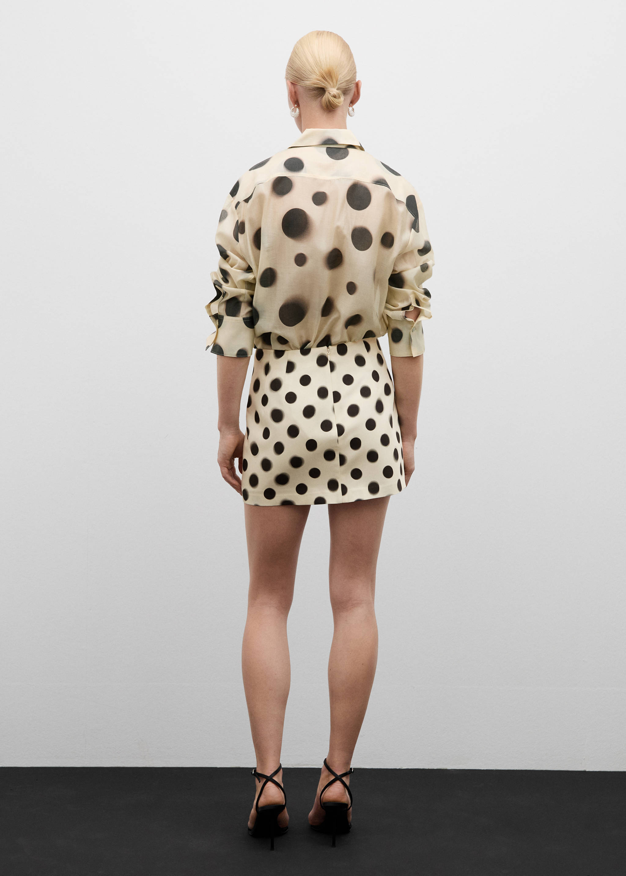 Polka-dot lyocell shirt - Reverse of the article