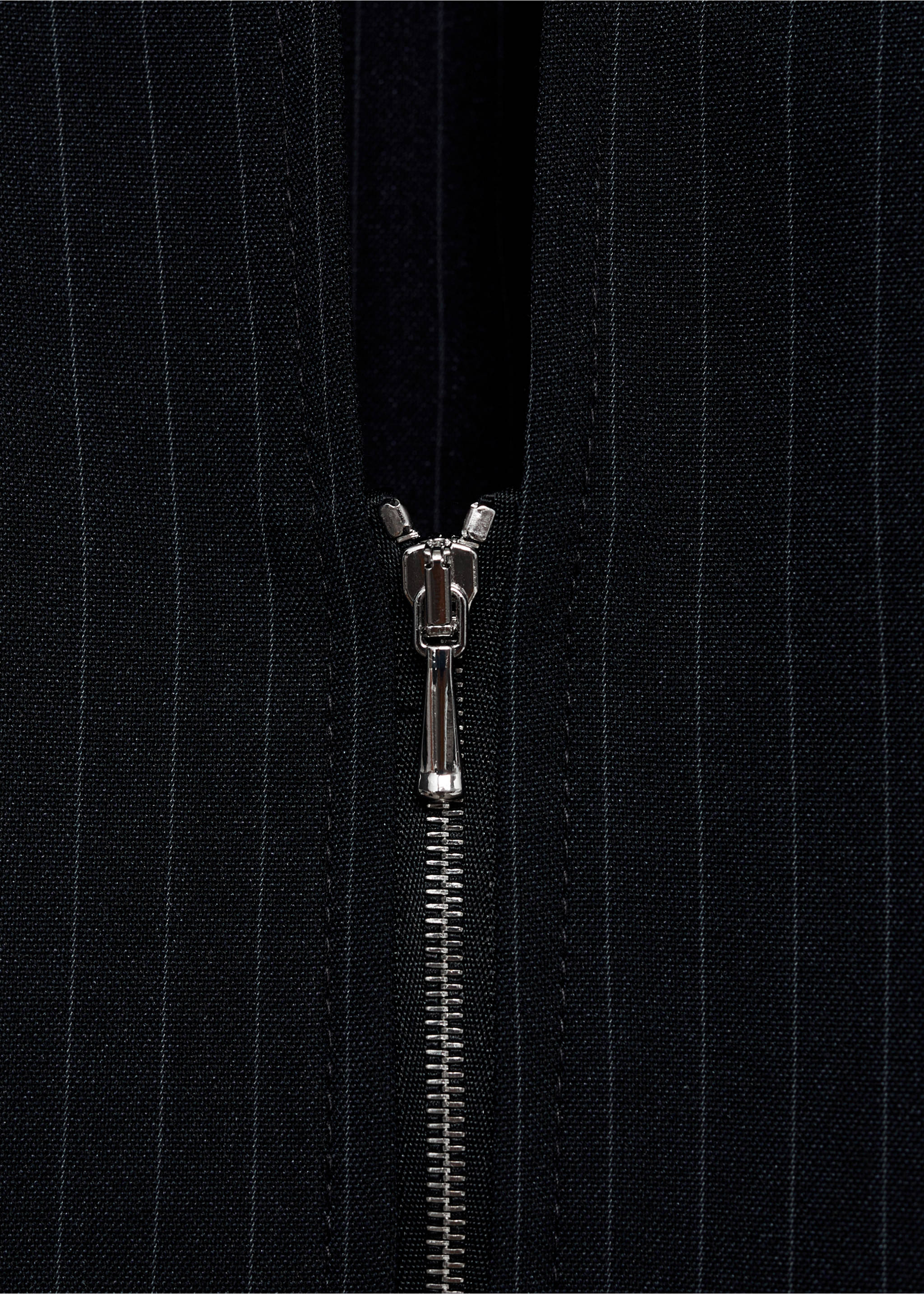 Pinstripe shirt with zip - Details of the article 8, Navy. Ref: 77004030-00.