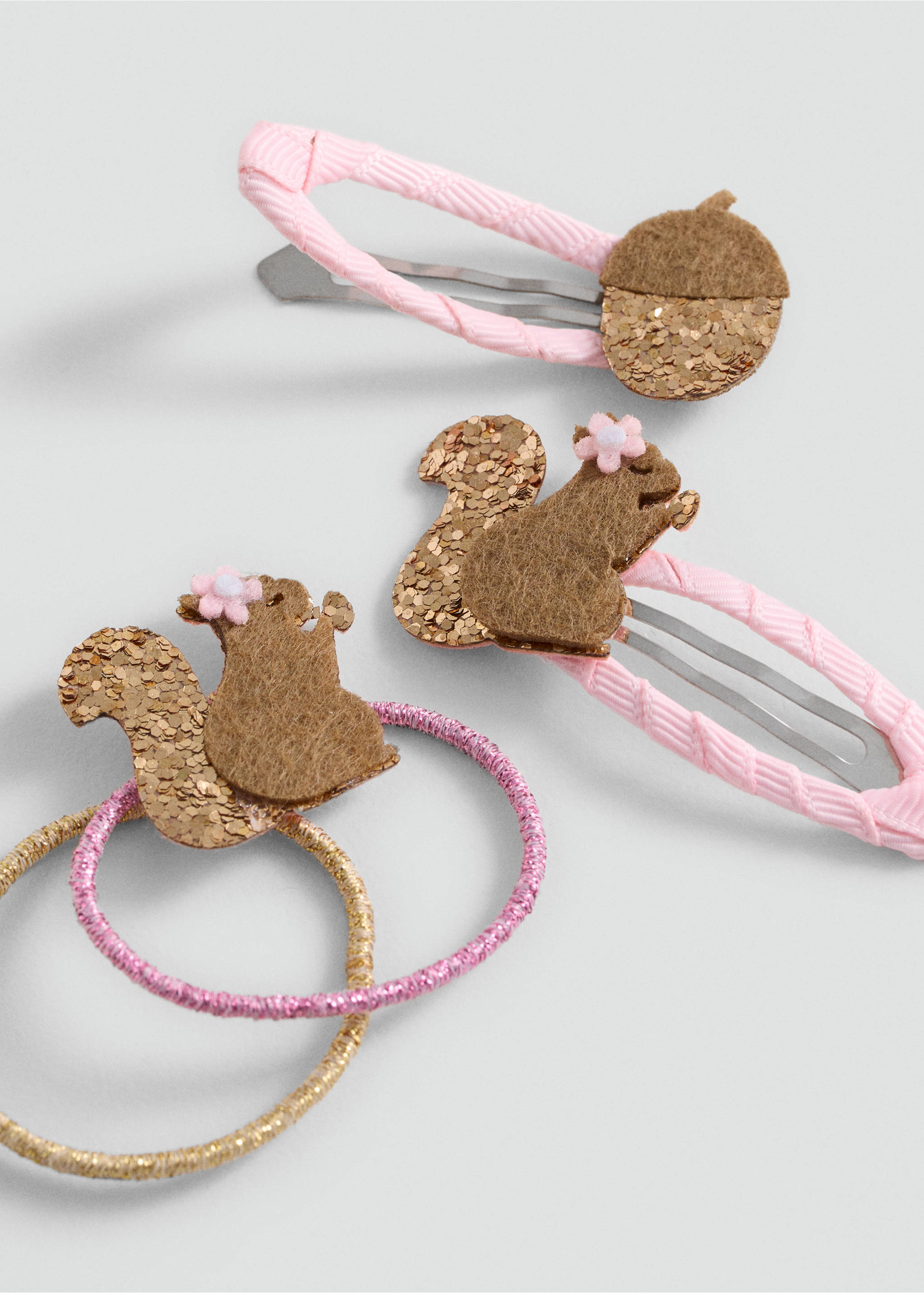 Souprava sponek a gumiček do vlasů - Náhled ve středové rovině, Bleděrůžová. Ref: 77004054-00.