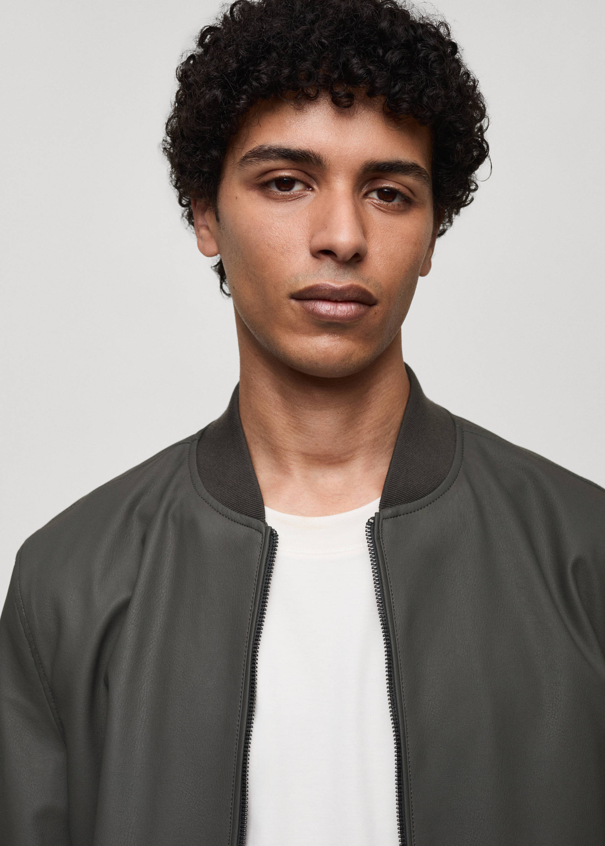 Chaqueta bomber efecto piel - Detalle del artículo 1