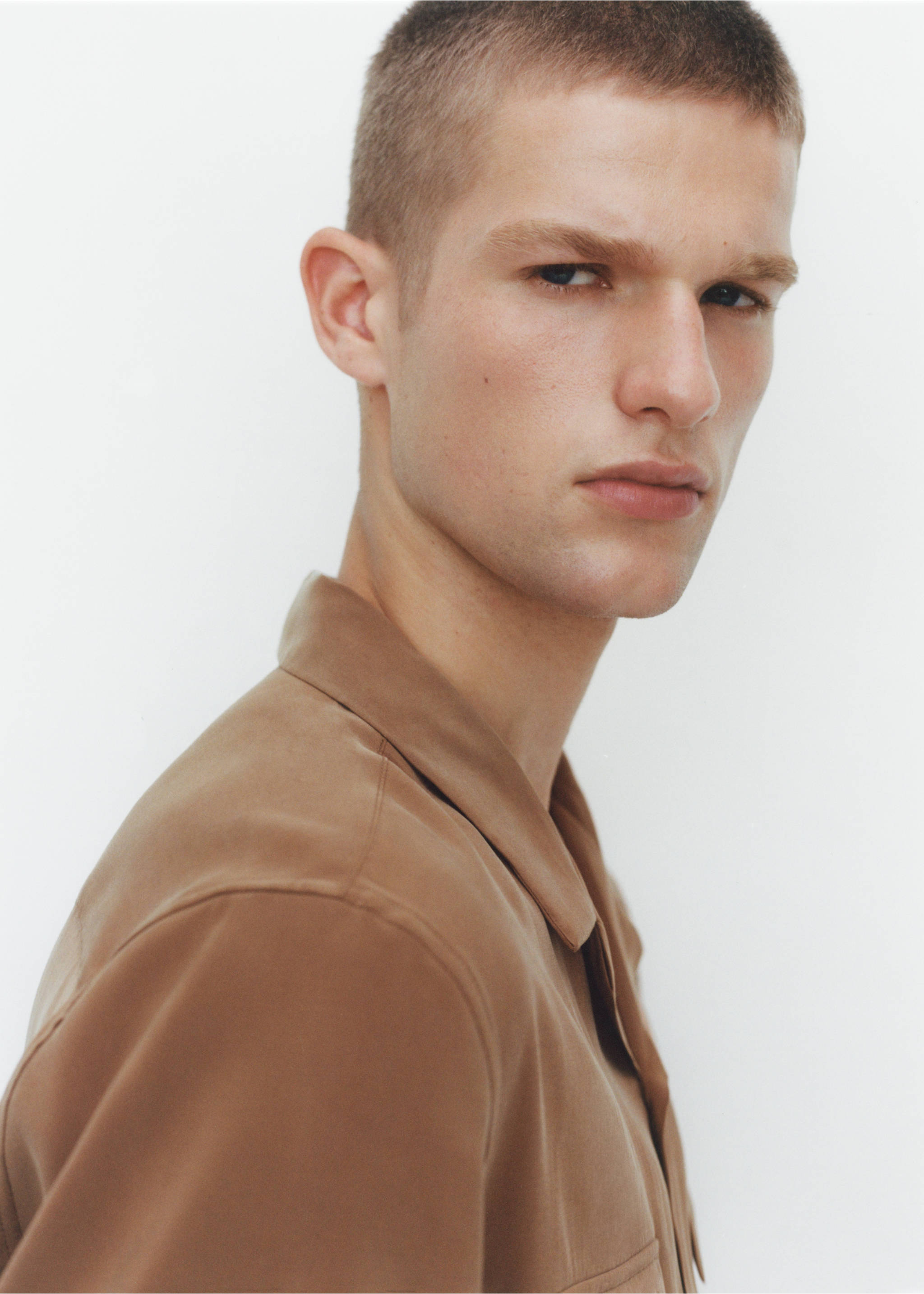 Regular-fit shirt with pockets - Details of the article 5, Burnt Orange. Ref: 77004445-00.