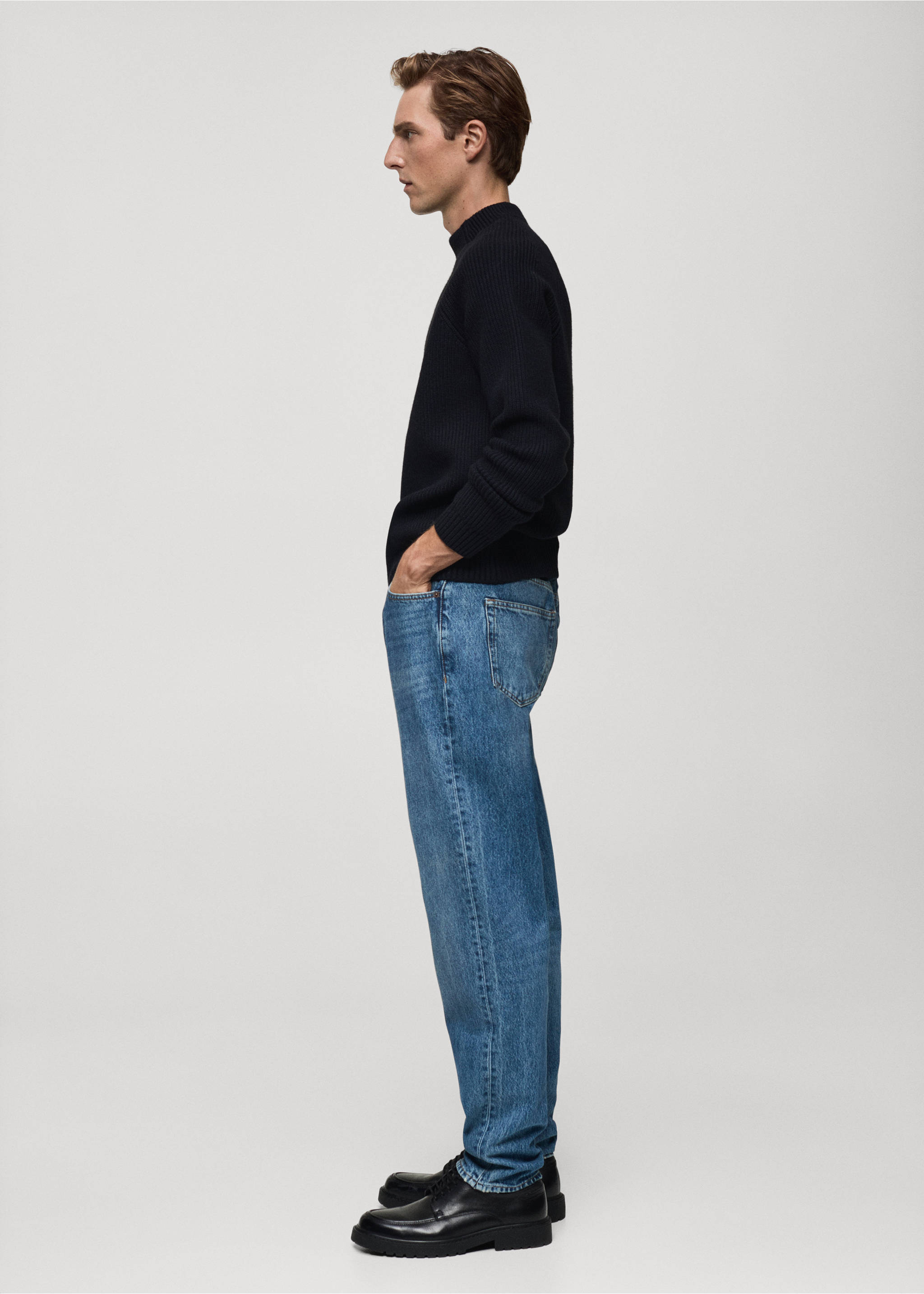 Regular fit medium wash Bob jeans - Details of the article 2, Dark Blue. Ref: 77004452-00.