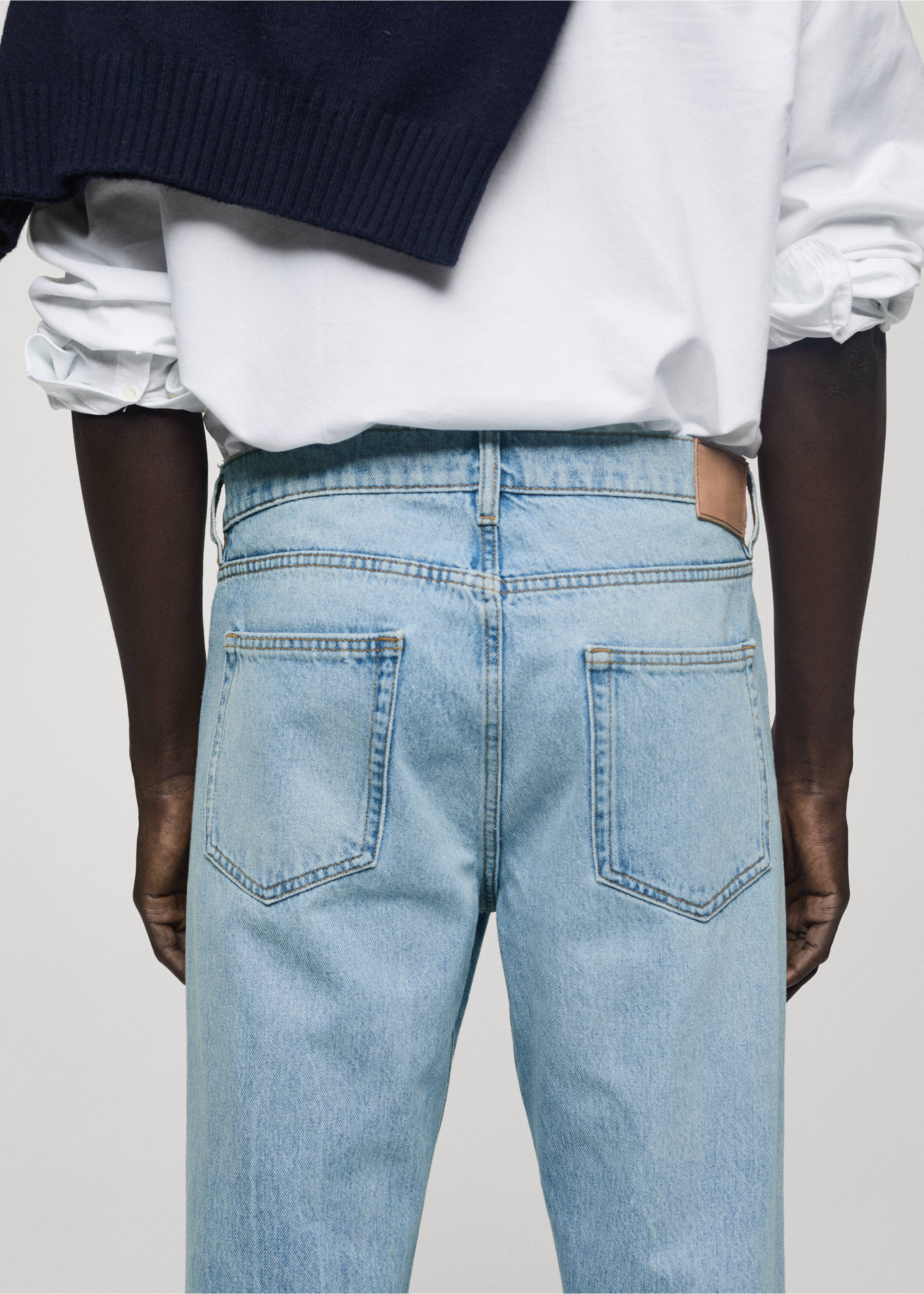 Bob regular-fit light-wash jeans - Details of the article 3, Medium Blue. Ref: 77004453-00.