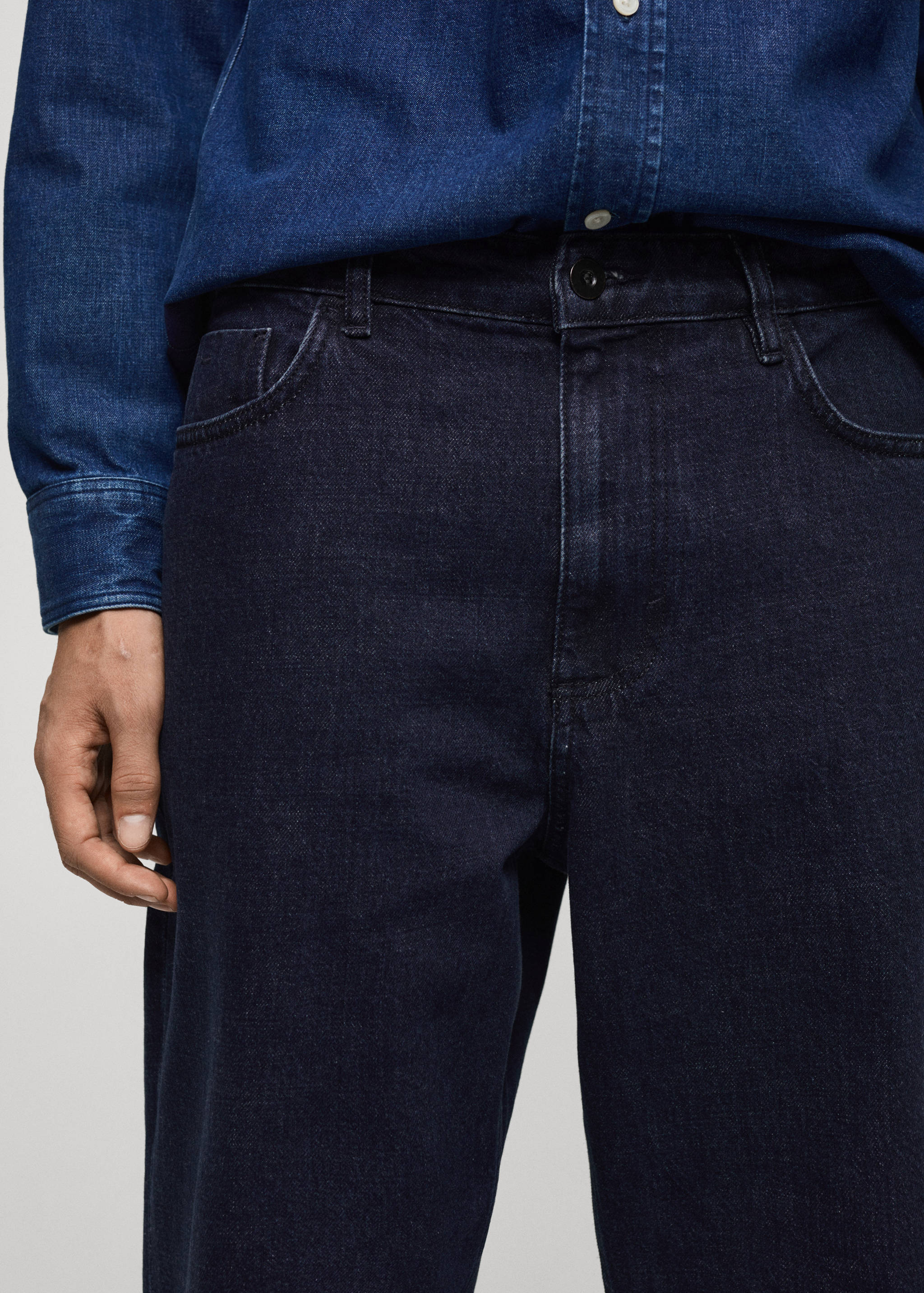 Relaxed Fit-Jeans mit dunkler Waschung - Detail des Artikels 1