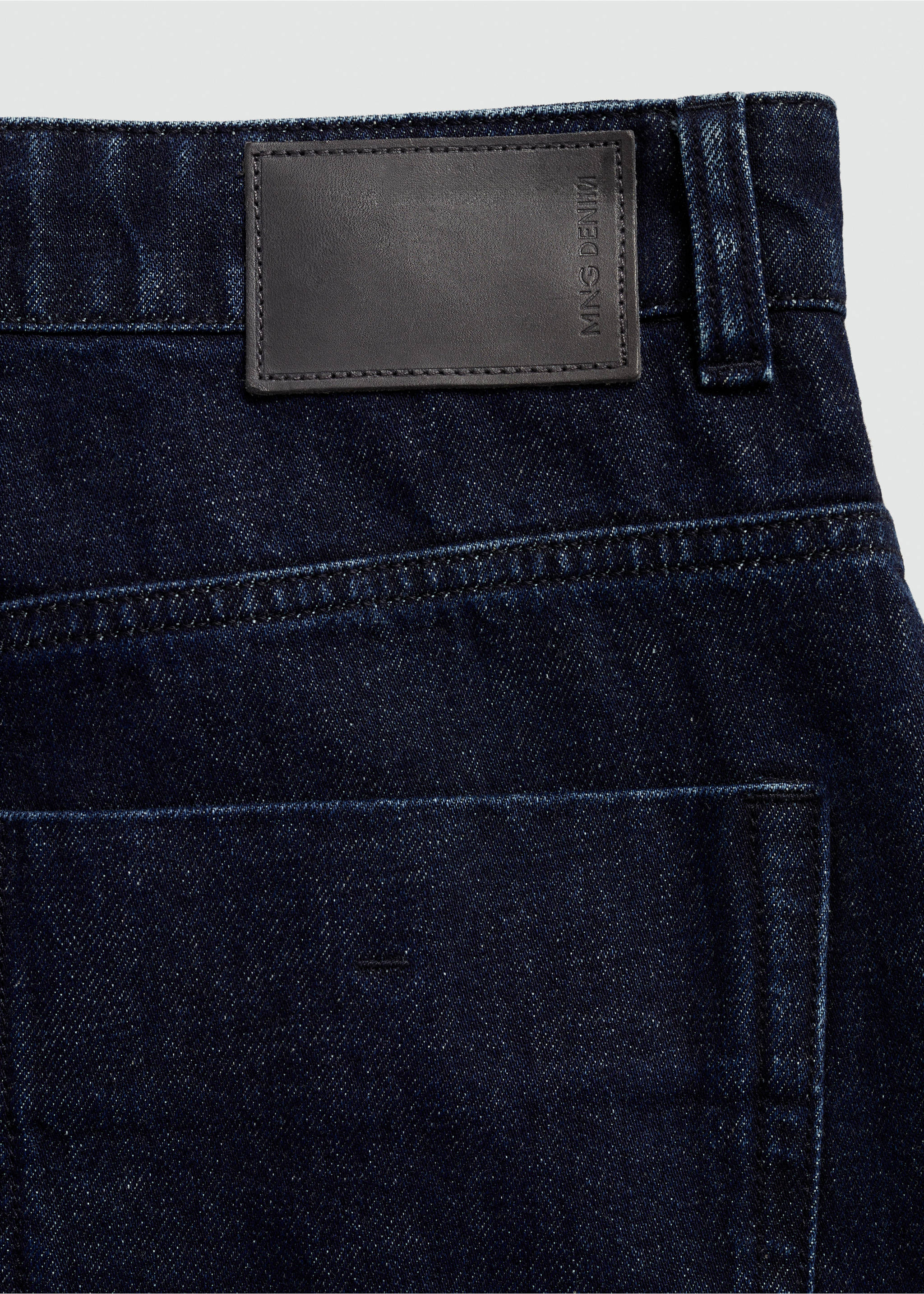 Relaxed Fit-Jeans mit dunkler Waschung - Detail des Artikels 0, Dunkelblau. Ref: 77004456-00.