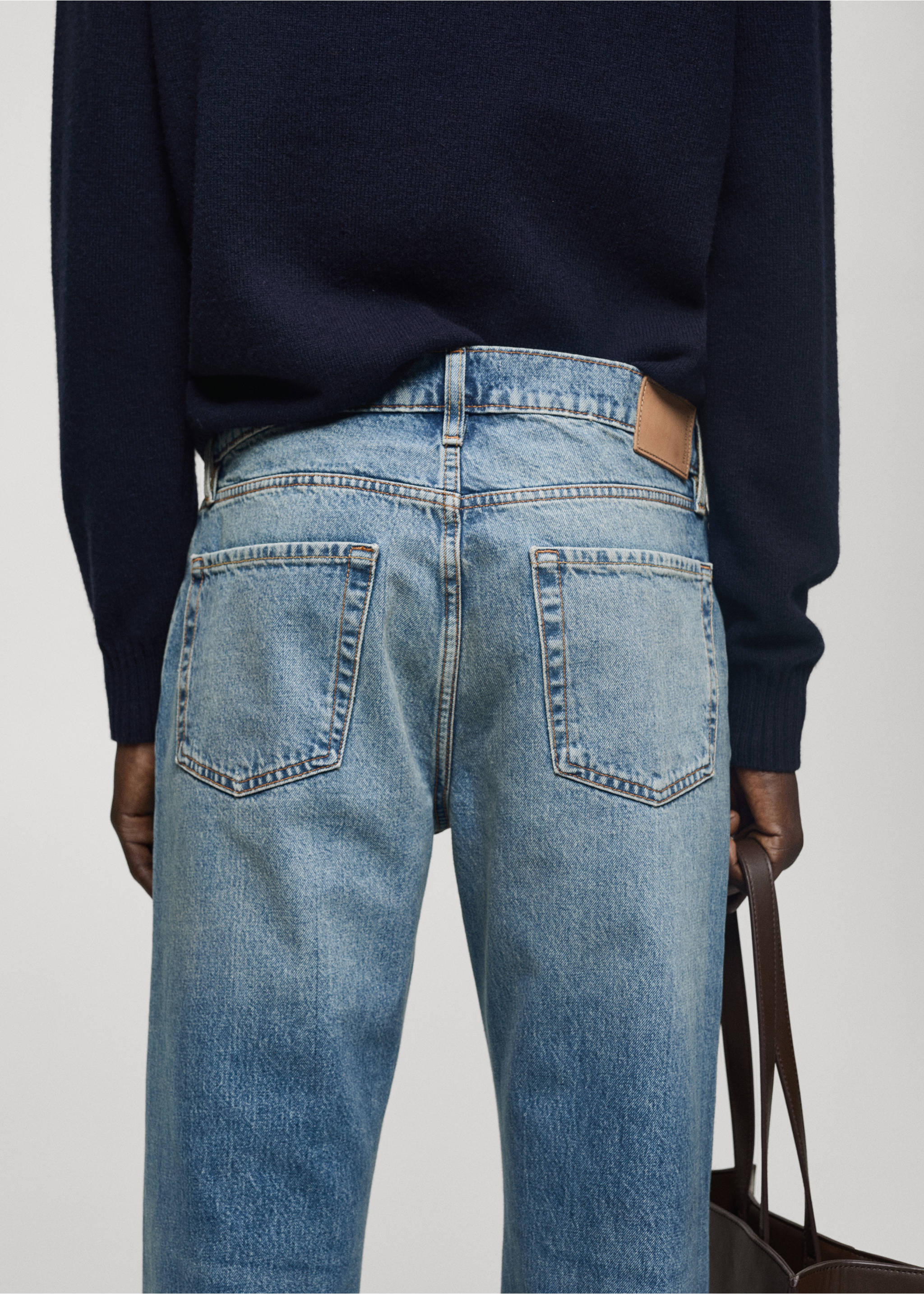 Ripped straight-fit light-wash jeans - Details of the article 6, Medium Vintage Blue. Ref: 77004458-00.