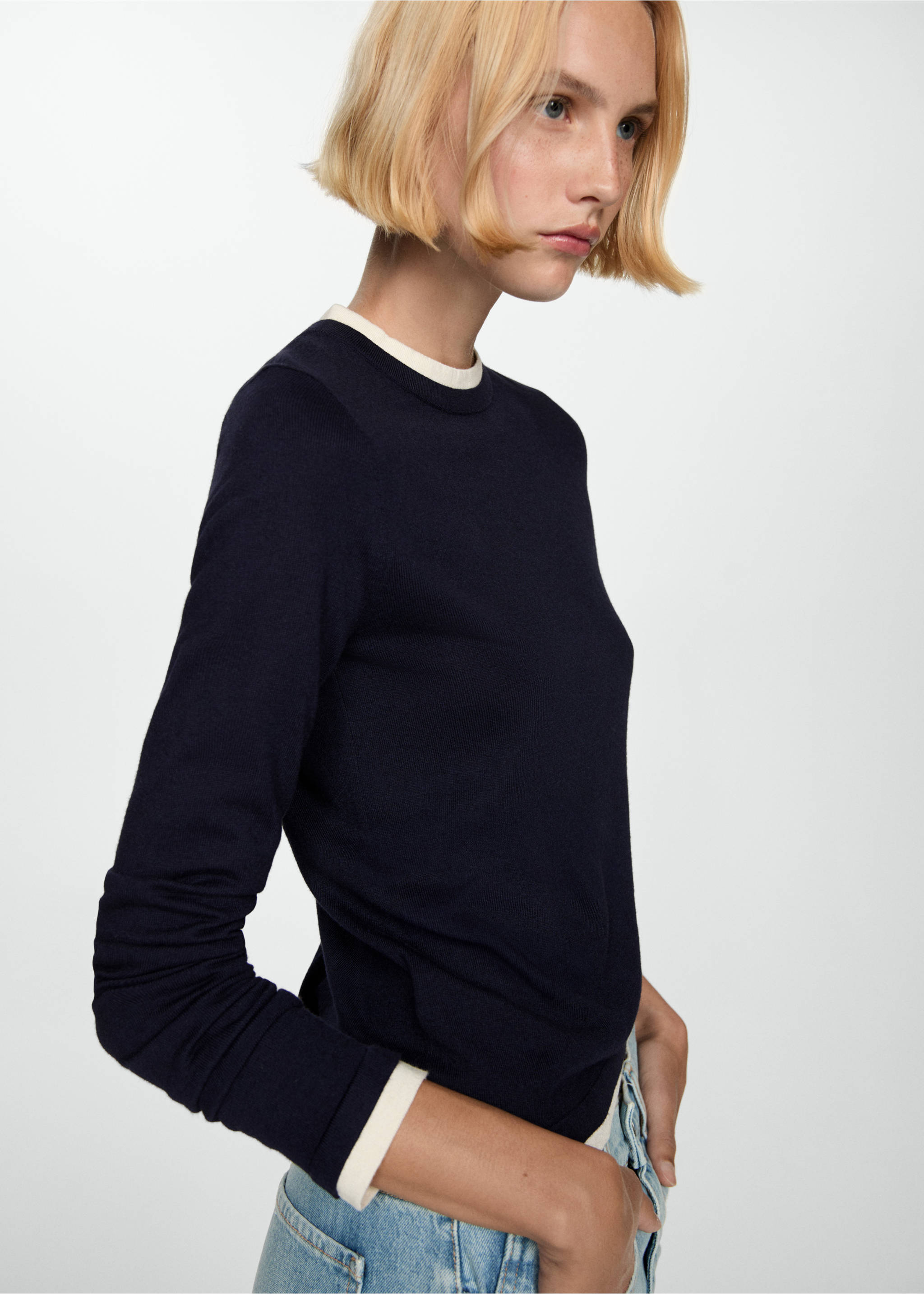 Pull-over maille fine liserés contrastés - Détail de l'article 2, Bleu marine foncé. Ref: 77004766-00.