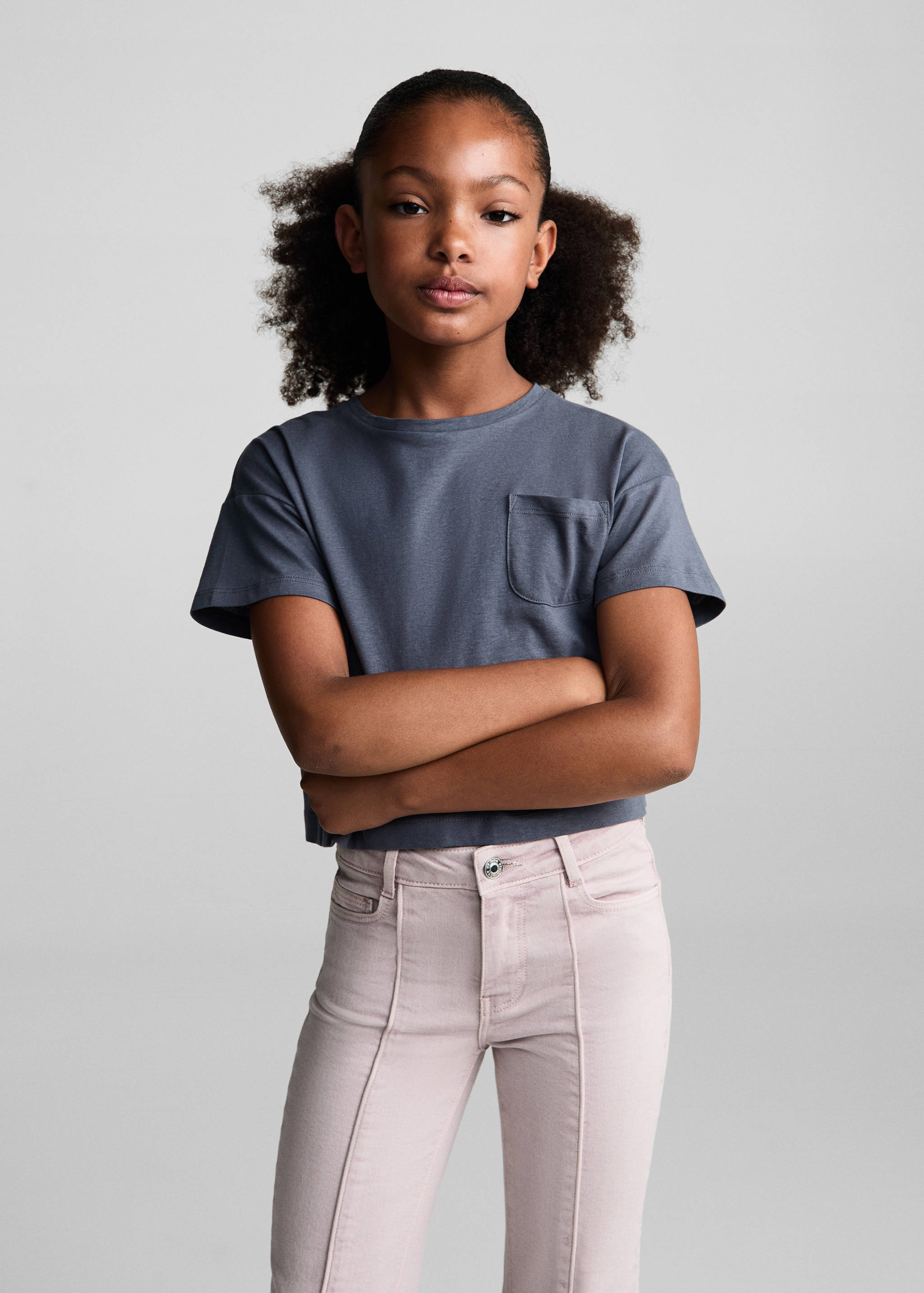 Flared Jeans mit Ziernähten - Mittlere Ansicht