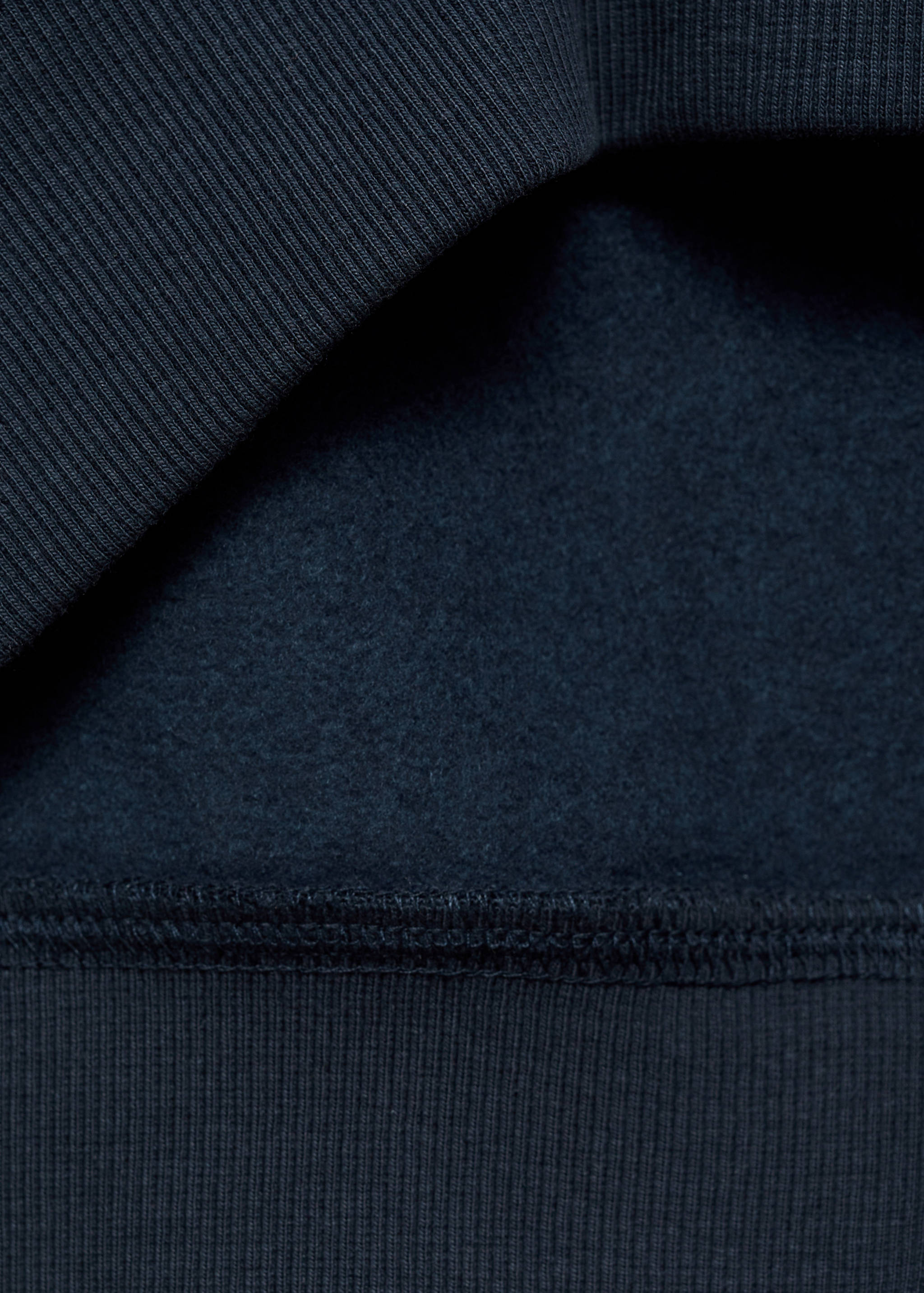 Polo sweatshirt with message - Details of the article 0