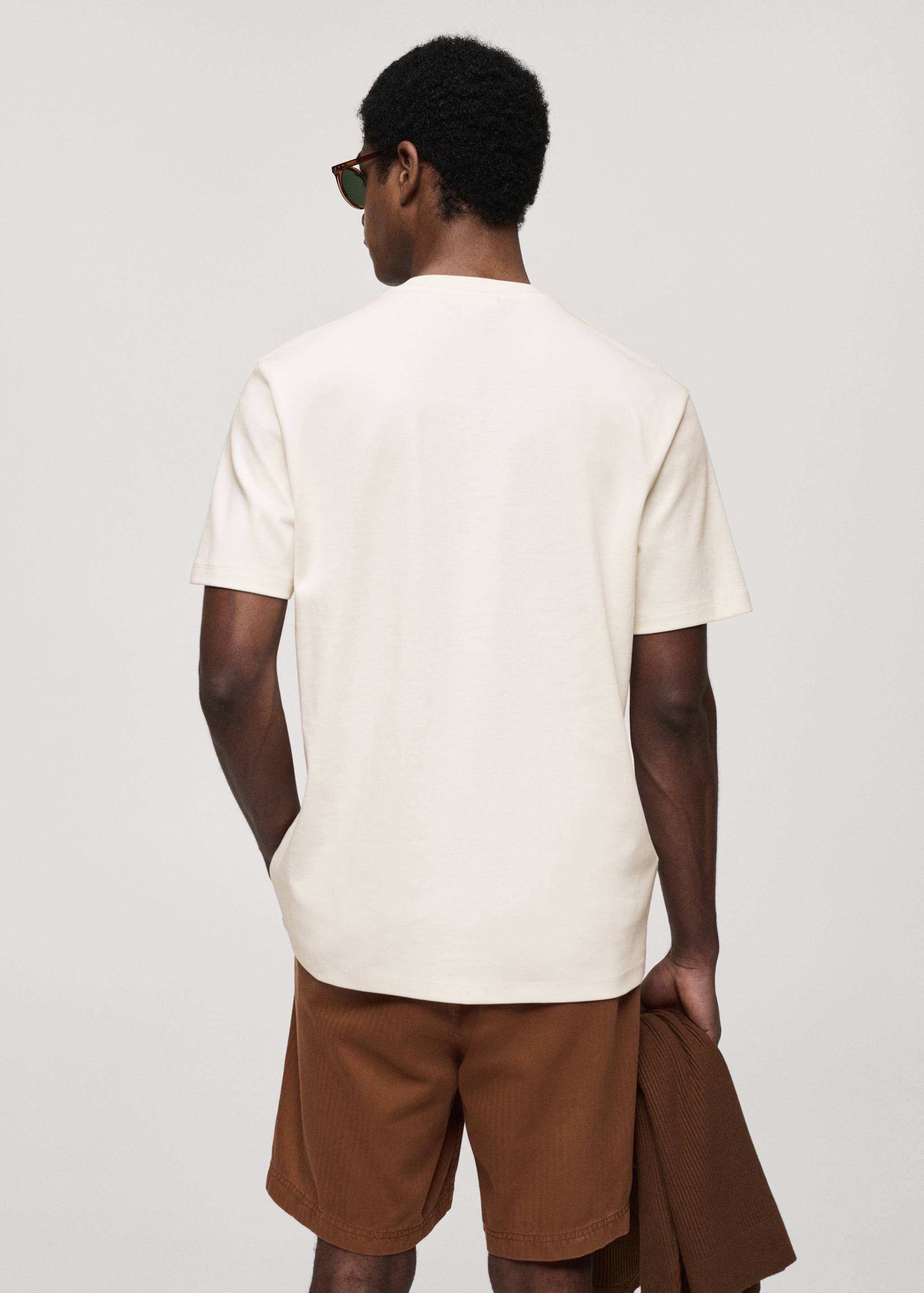 Camiseta regular fit 100% algodón - Reverso del artículo