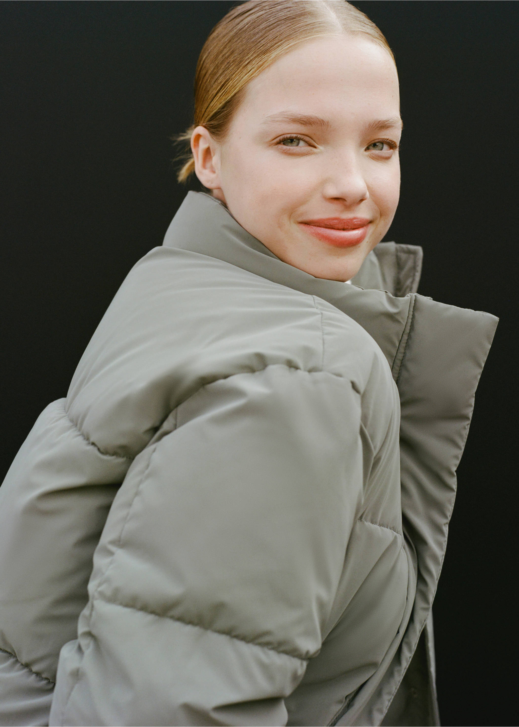 Anorak acolchado - Detalle del artículo 5, Verde bosque. Ref: 77005635-00.