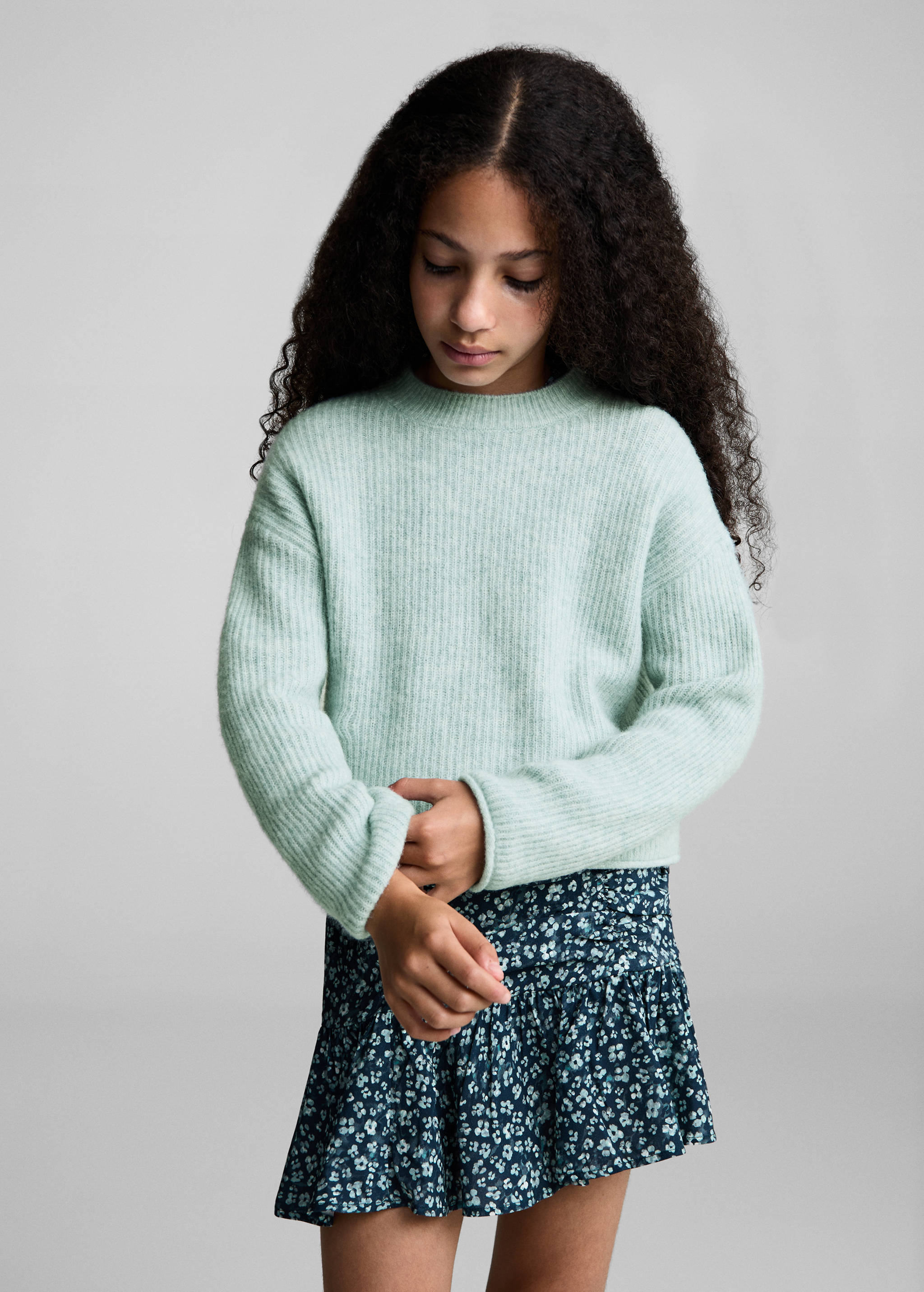 Ribbed knit sweater - Medium plane