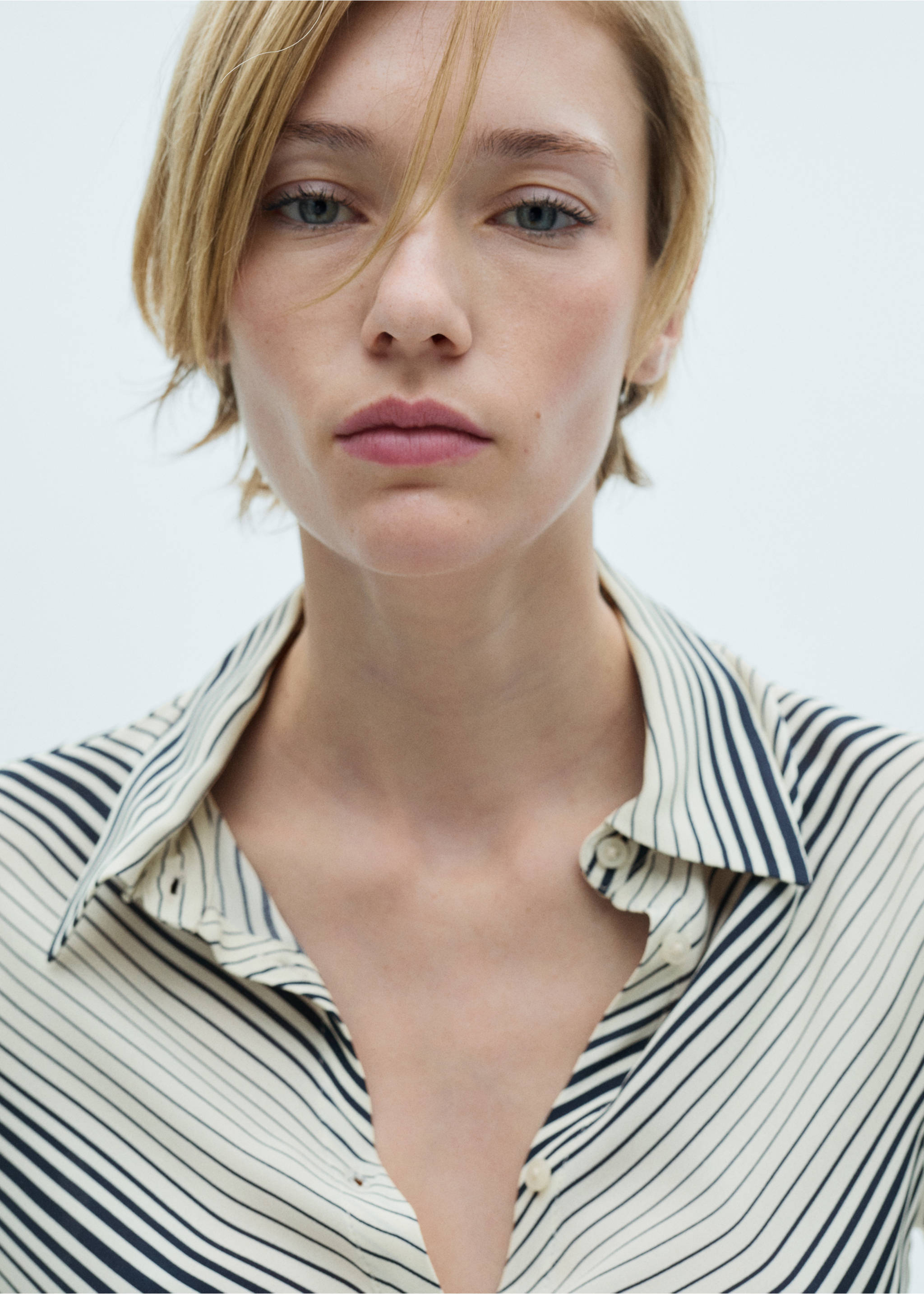 Striped shirt with flared sleeves - Details of the article 1, Off White. Ref: 77005653-00.