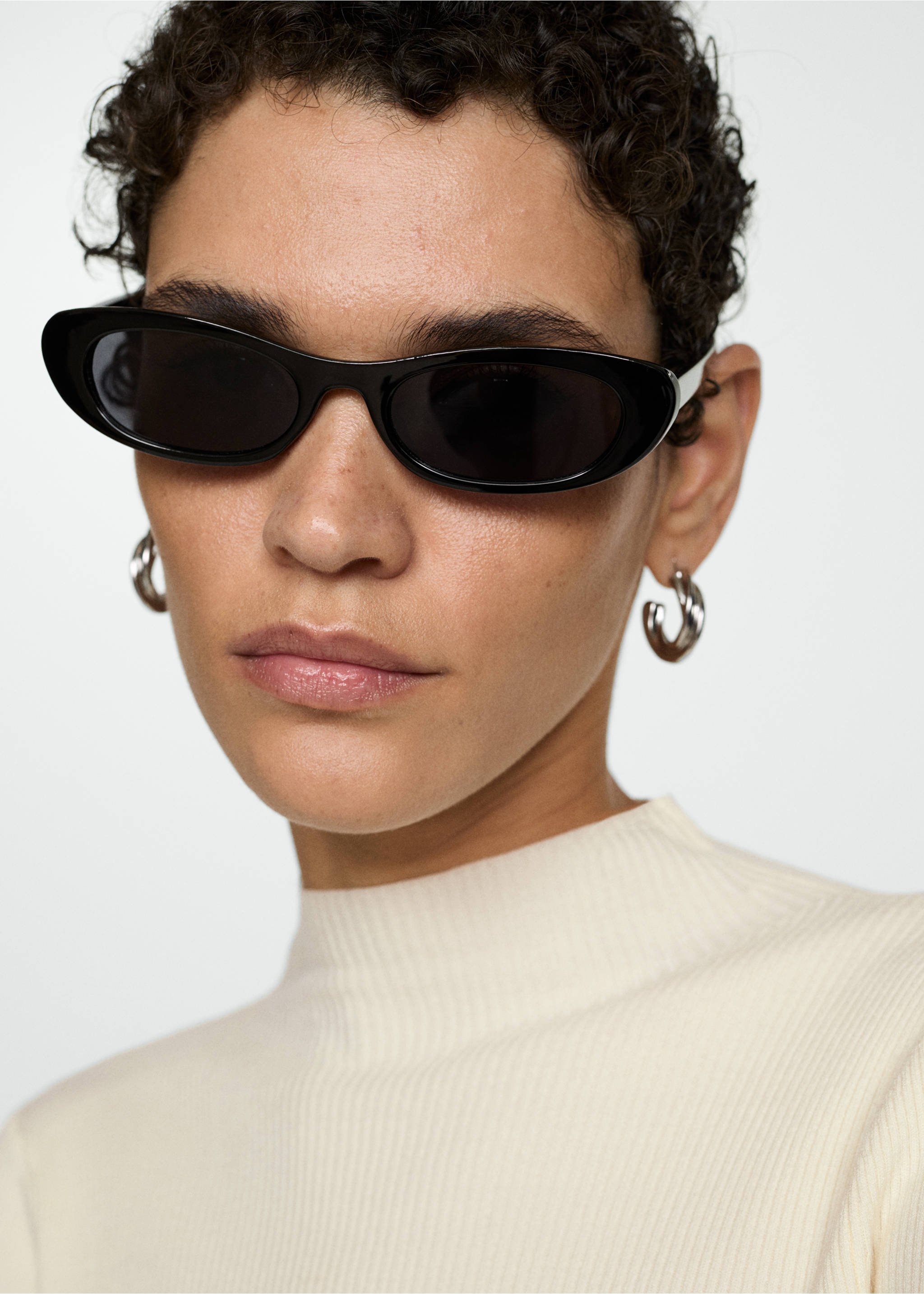 Ribbed sweater with perkins neck - Details of the article 1, Ecru. Ref: 77005662-00.