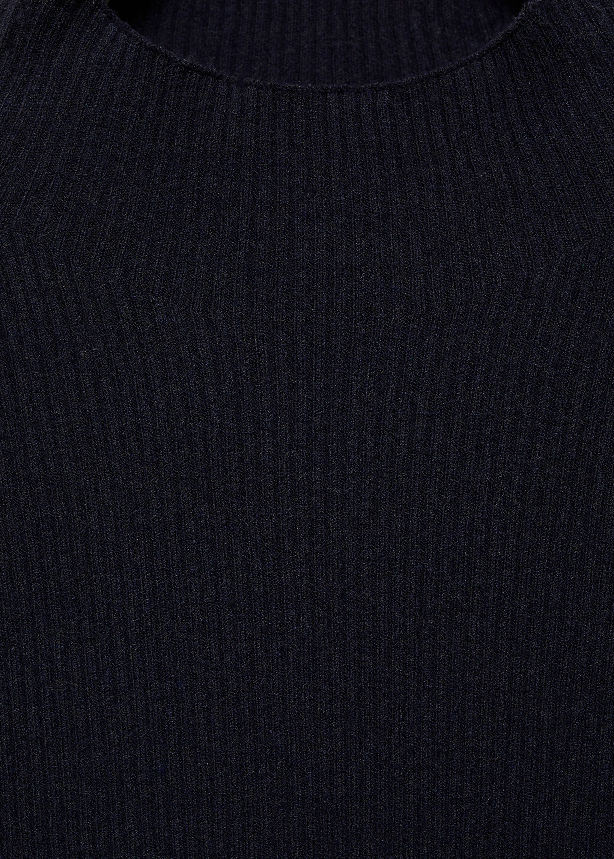 Gerippter Pullover mit halbhohem Kragen - Detail des Artikels 8