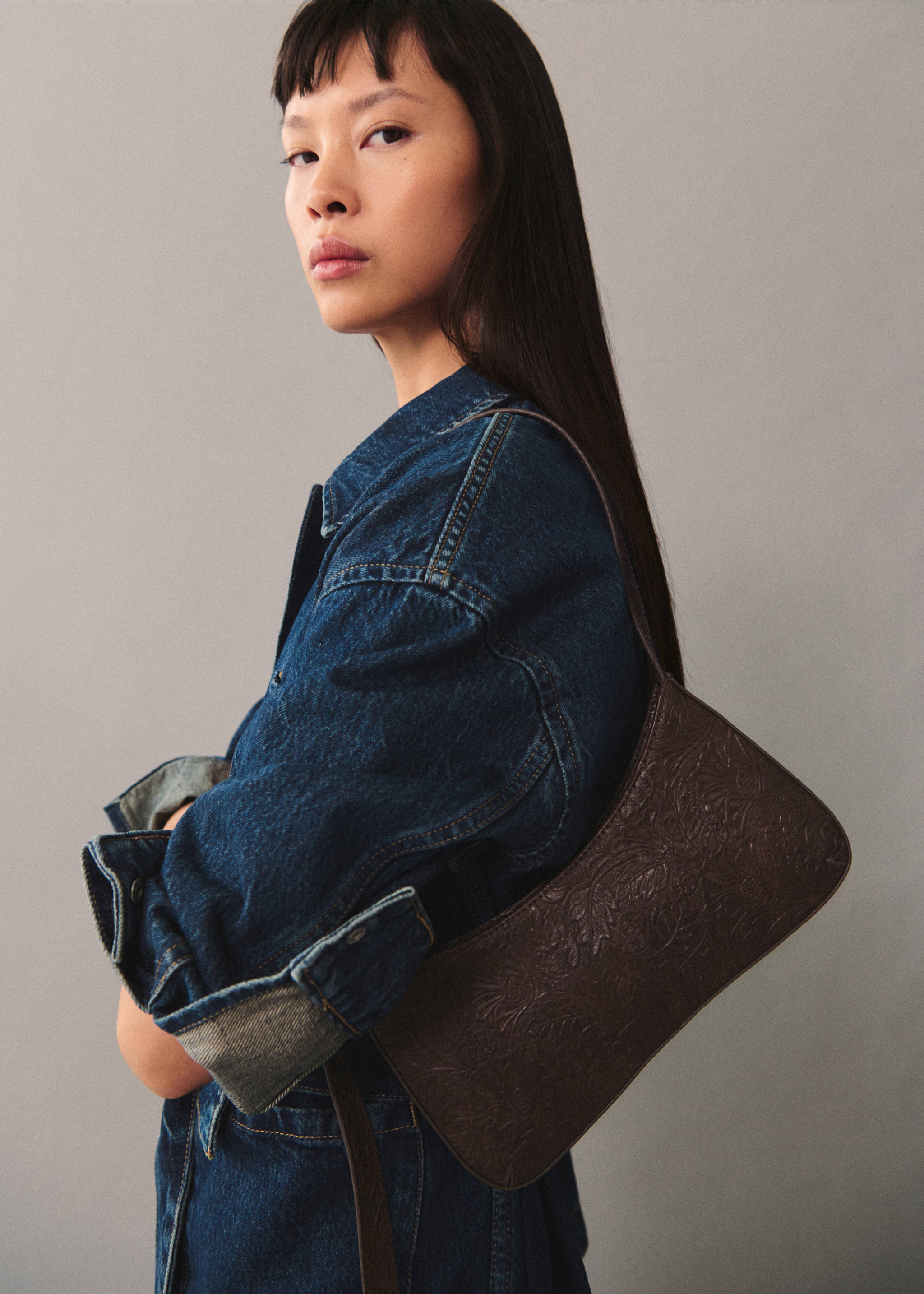 Textúrás válltáska - Általános sík, Barna. Ref: 77005665-00.