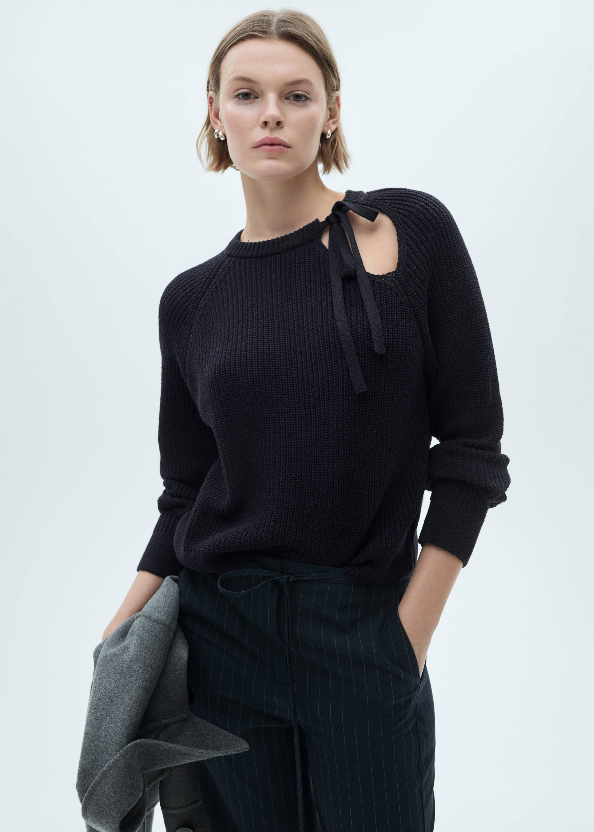 Cut-out knitted sweater - Medium plane, Dark Navy. Ref: 77005670-00.