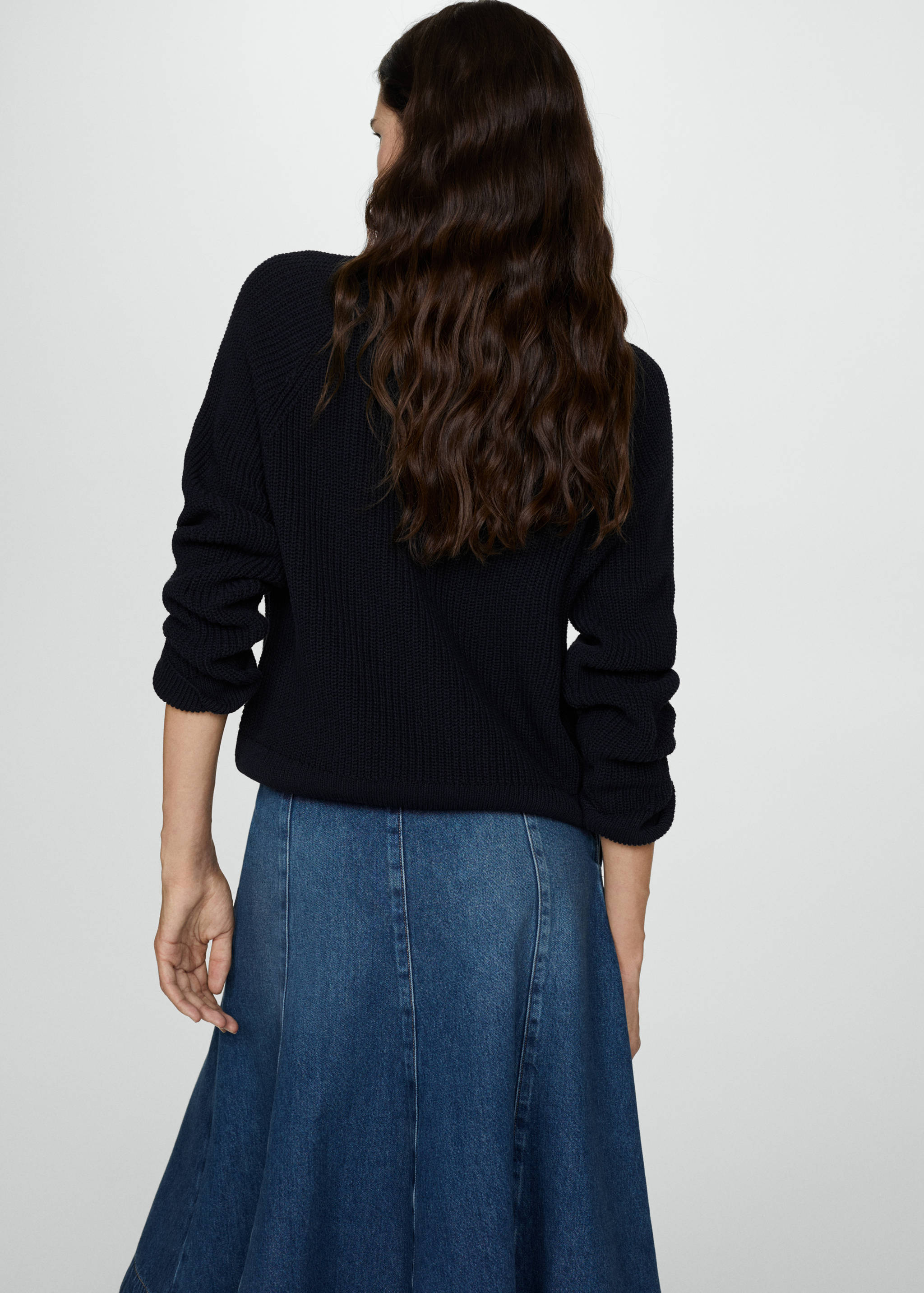 Strickpullover mit Schlitzen - Rückseite des Artikels