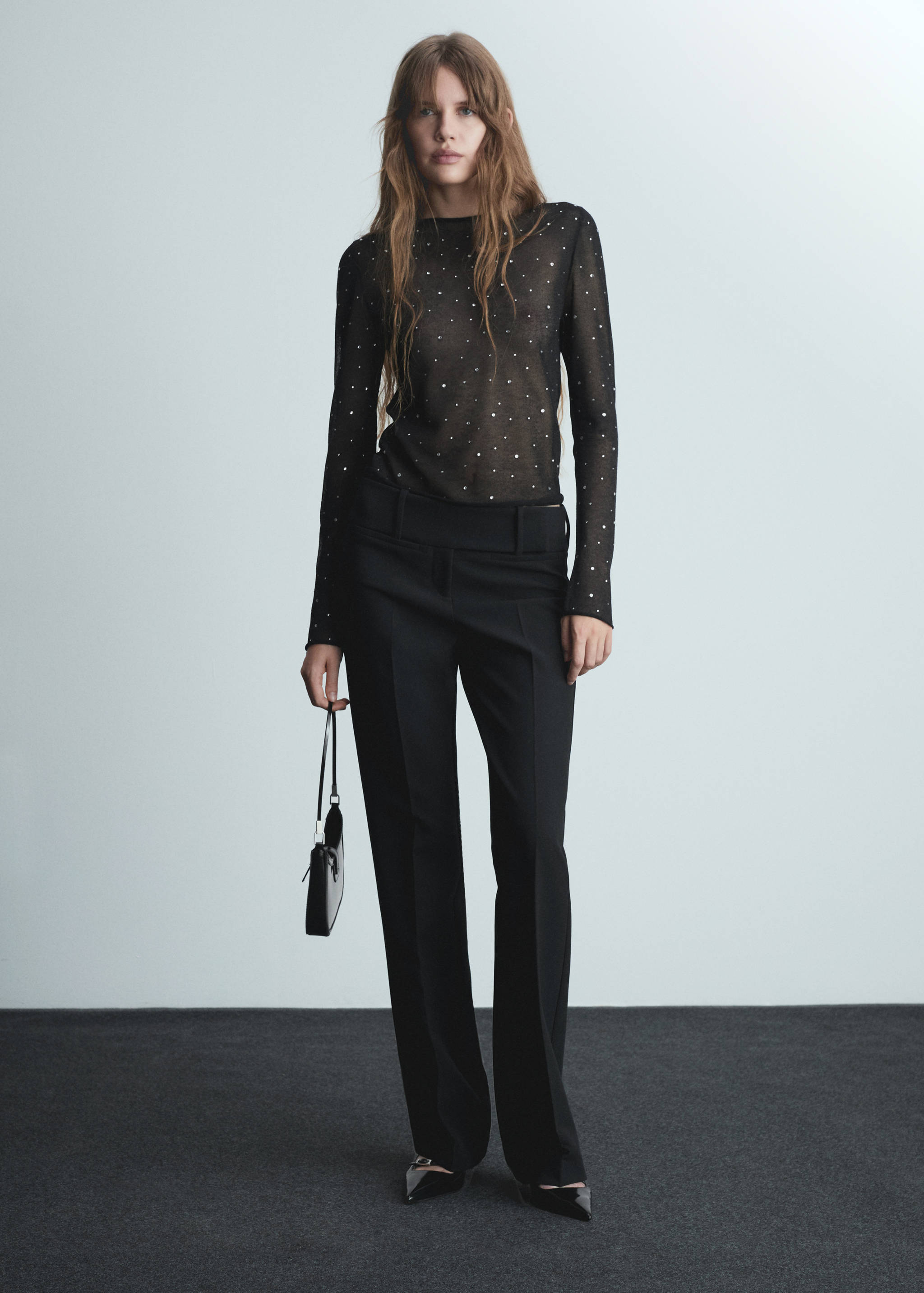 Fine-knit sweater with rhinestones - General plane